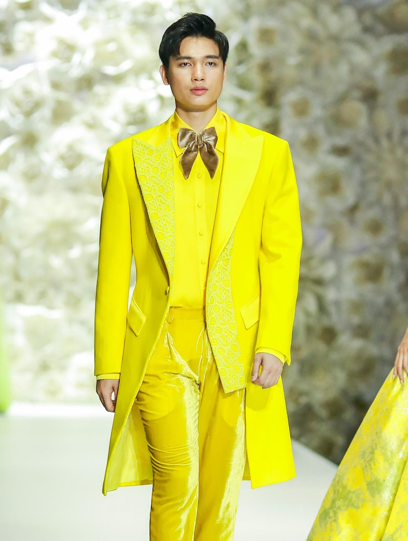 LONG YELLOW JACKET WITH LACE EMBELLISHMENTS