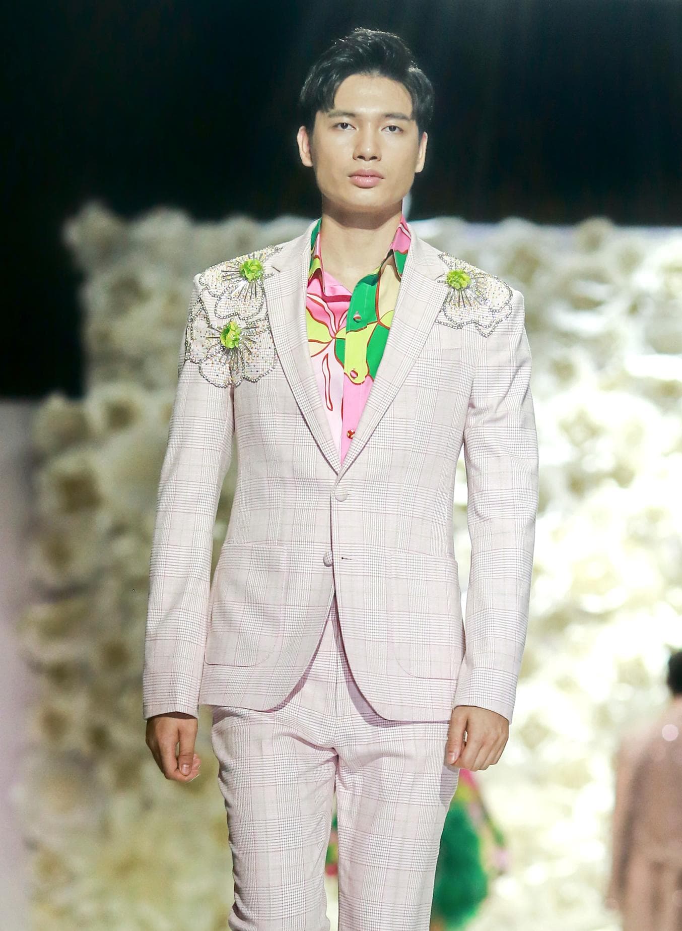 PINK LINEN JACKET WITH ROSES APPLIQUES