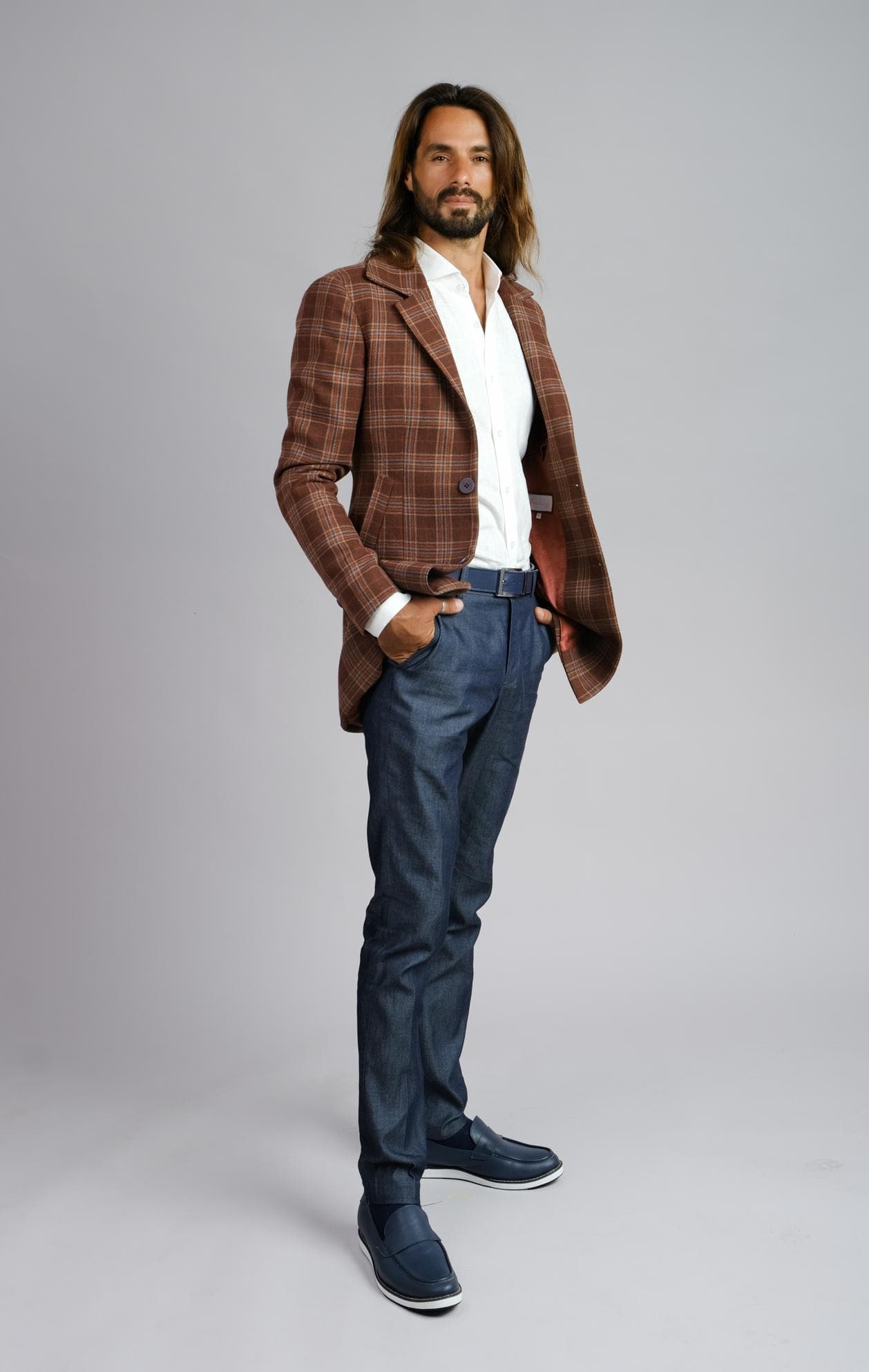 BROWN CHECKED JACKET & FIT DENIM TROUSERS