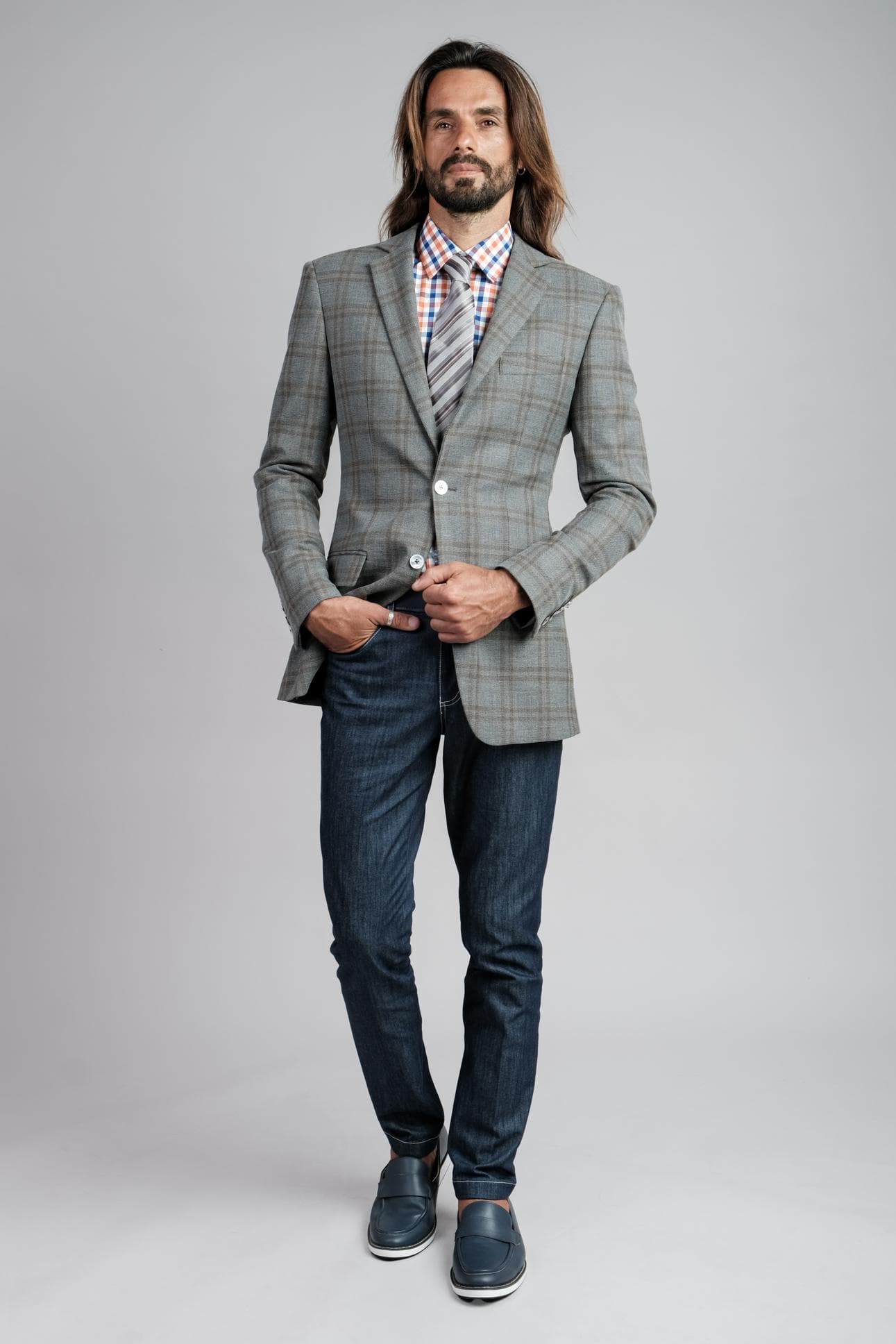 CASUAL CHECK JACKET & BLUE JEANS WITH STITCHING