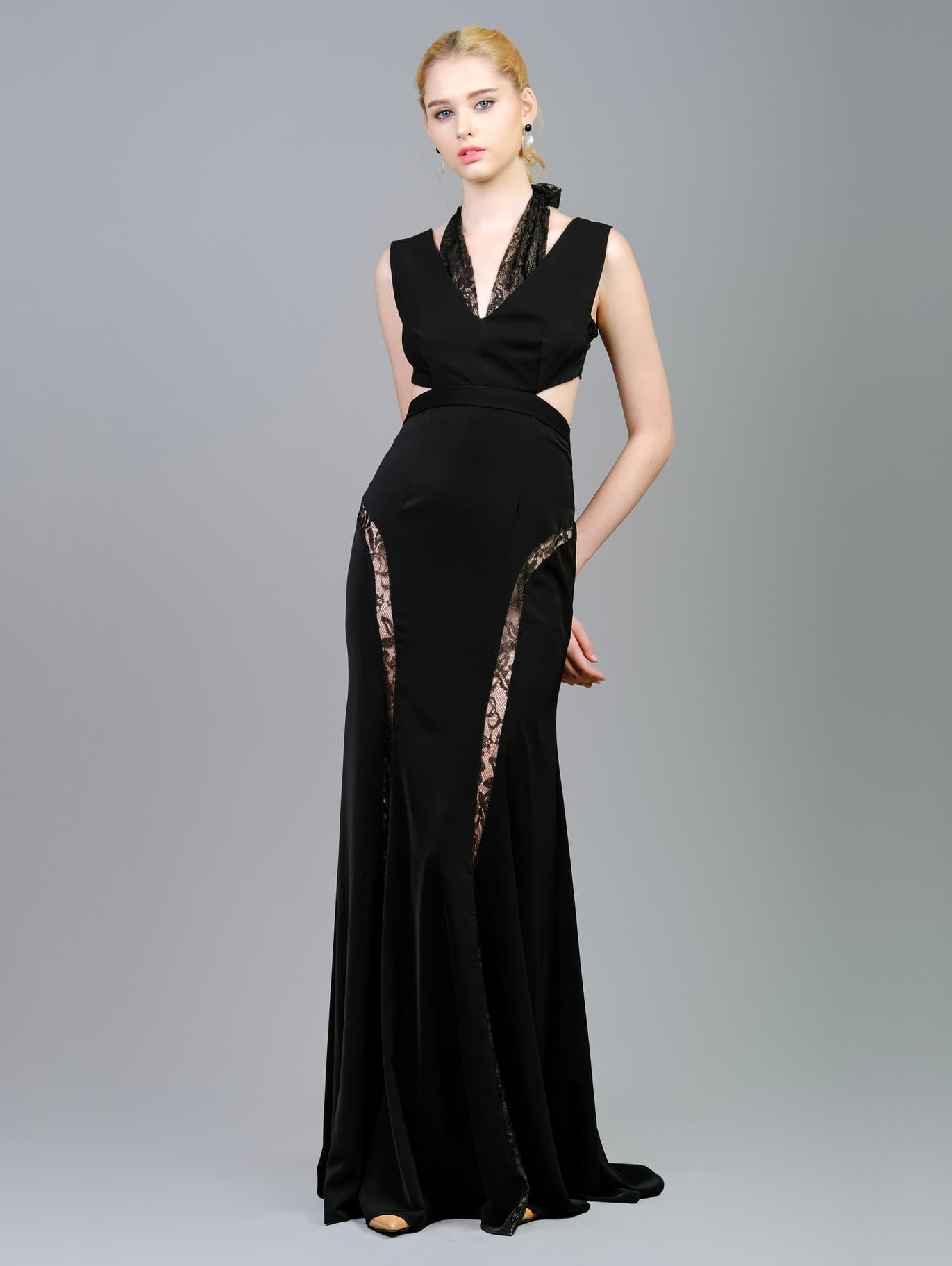 ĐẦM ĐEN CUT-OUT EO PHỐI REN