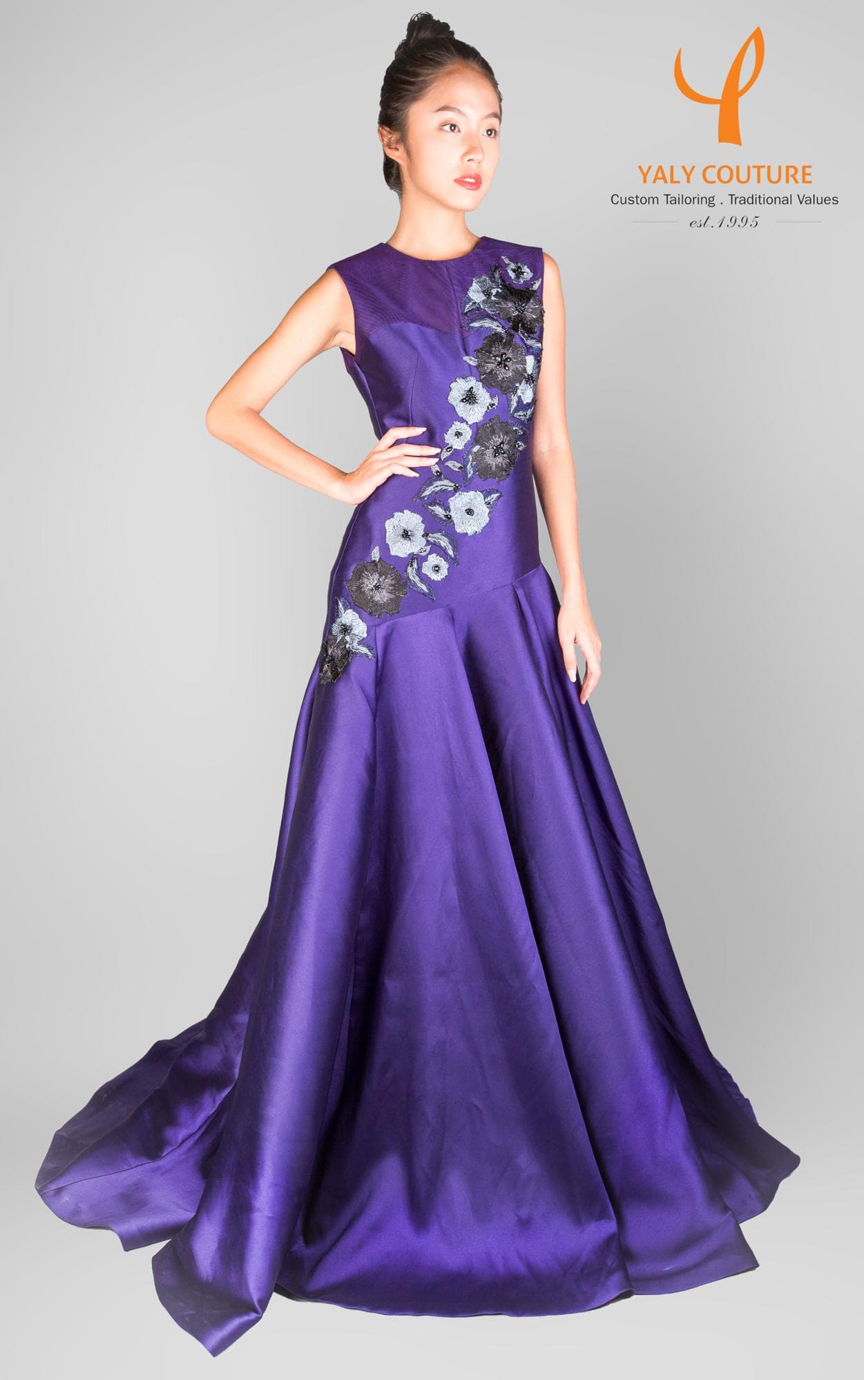 LUXURIOUS BLUE EVENING DRESS