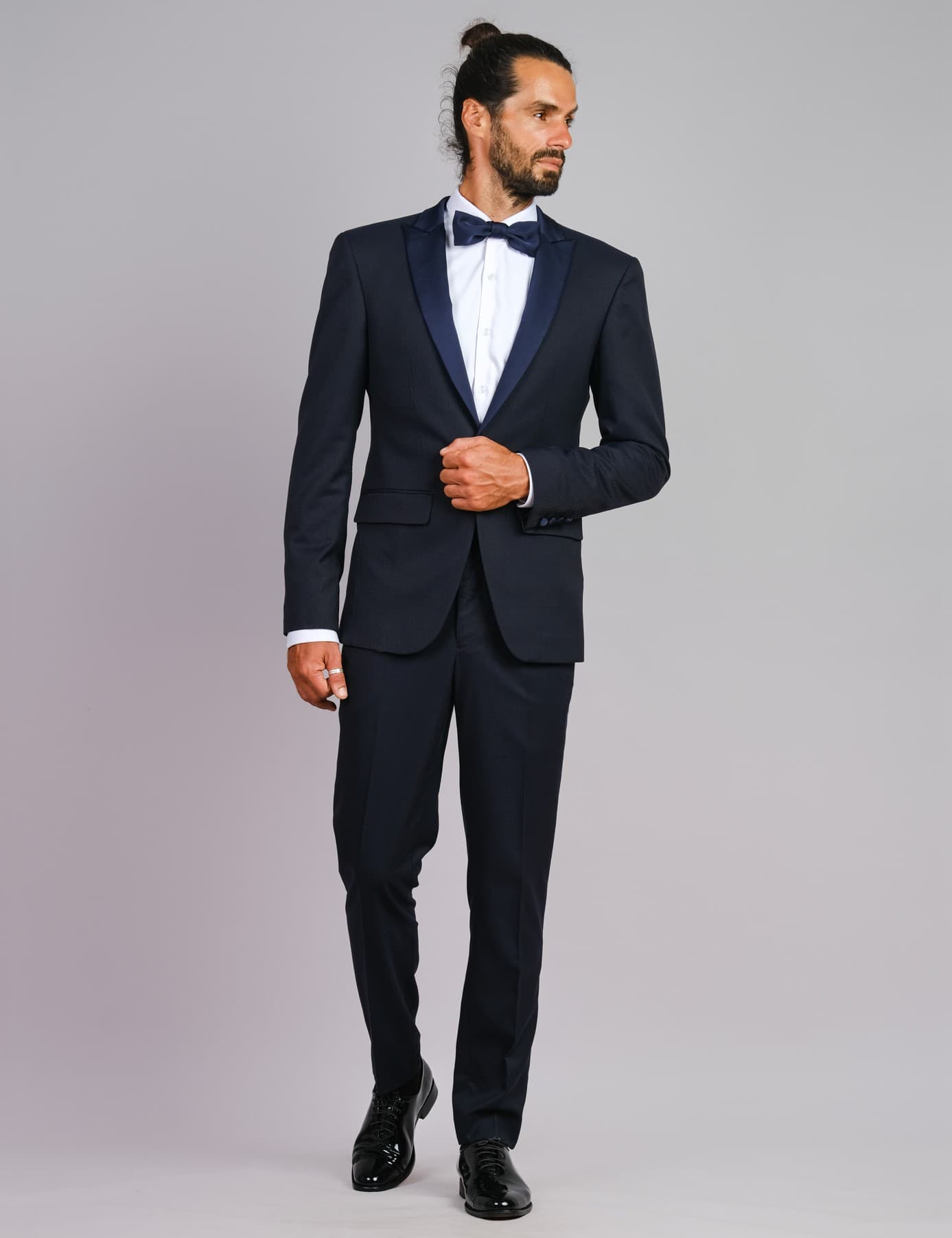 NAVY BLUE SOPHISTICATION 2-PIECE TUXEDO 