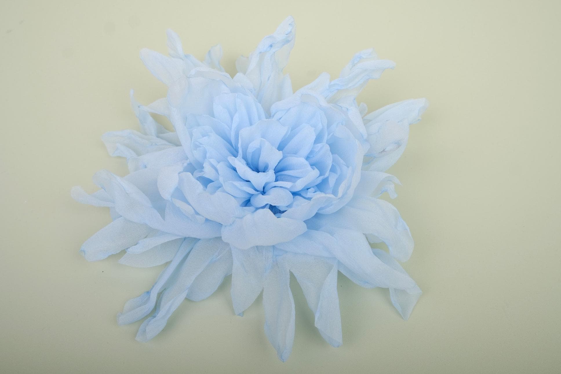 CHARMING HANDMADE CHRYSANTHEMUM FLOWERS