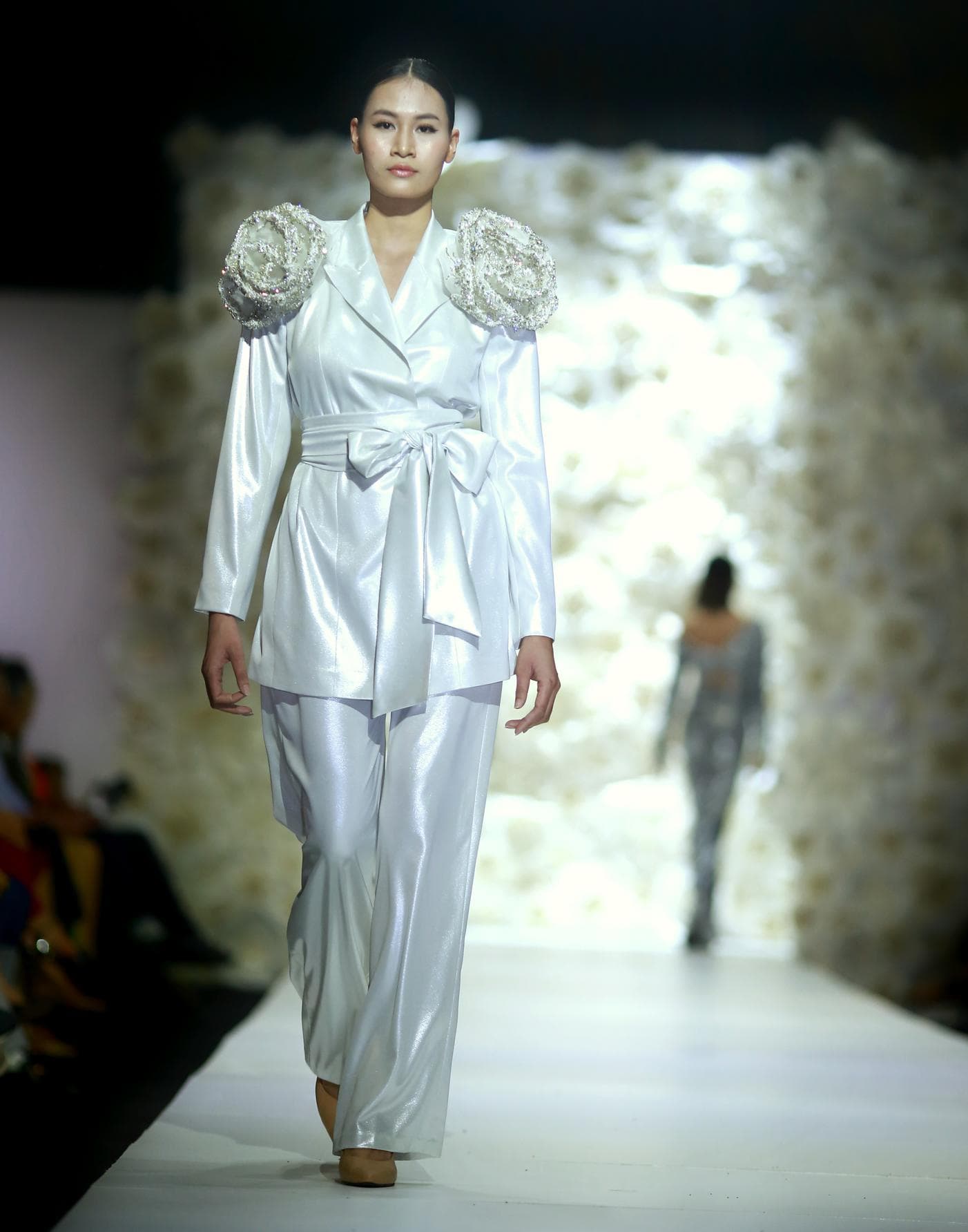 WHITE METALLIC JACKET WITH STONE ROSES 