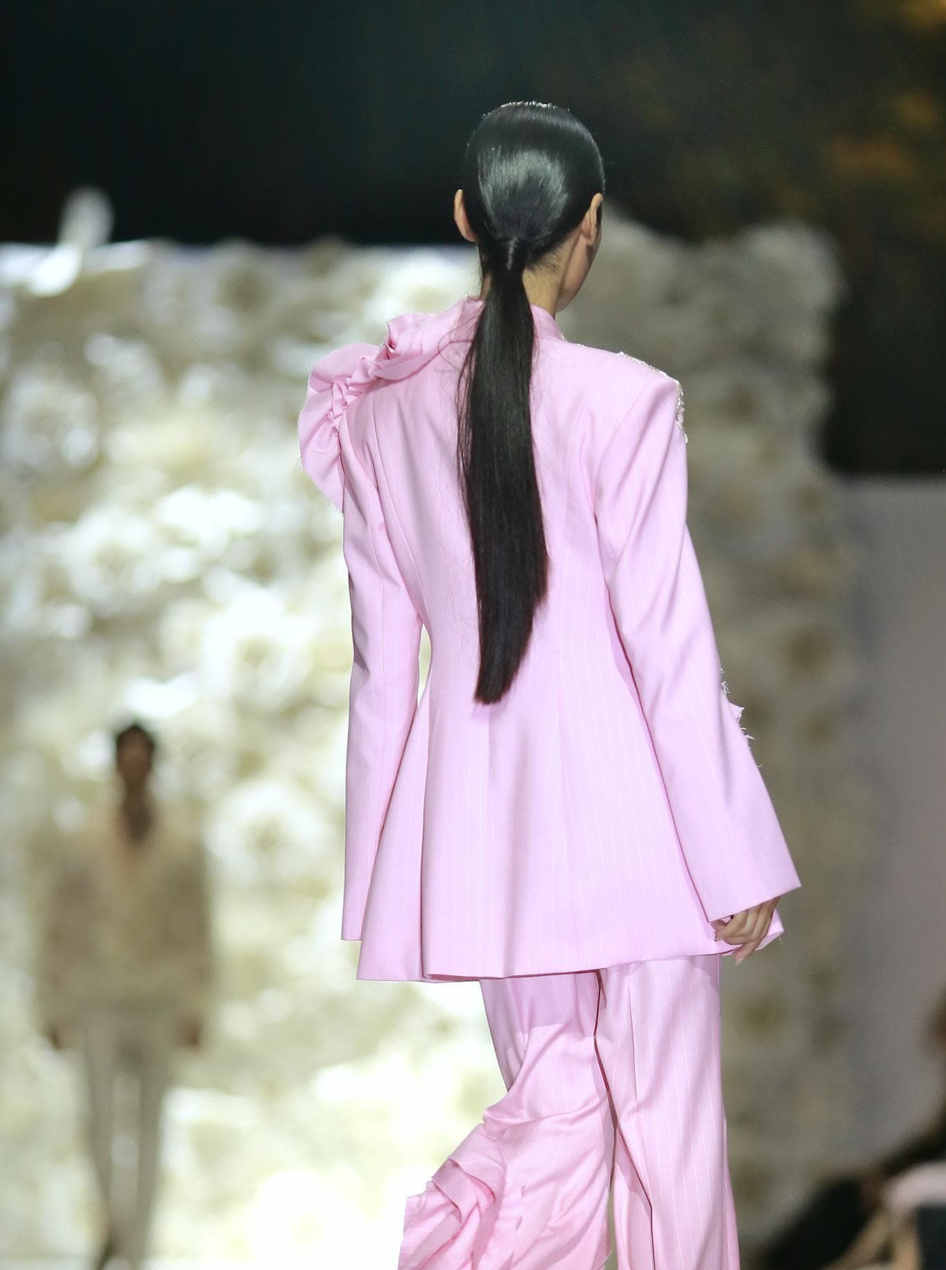 ÁO JACKET HỒNG THÊU ĐÍNH HOA