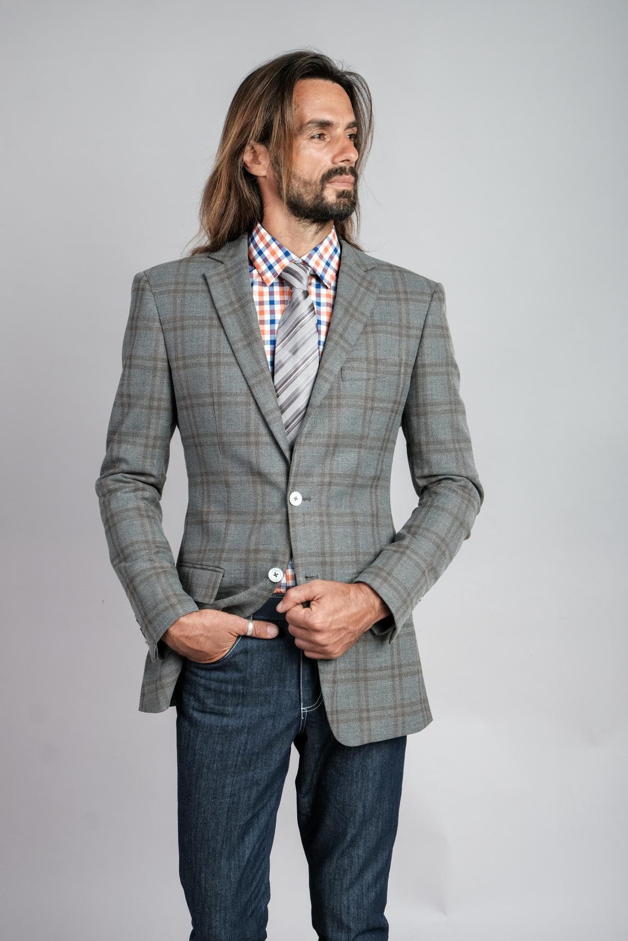 CASUAL CHECK JACKET & BLUE JEANS WITH STITCHING