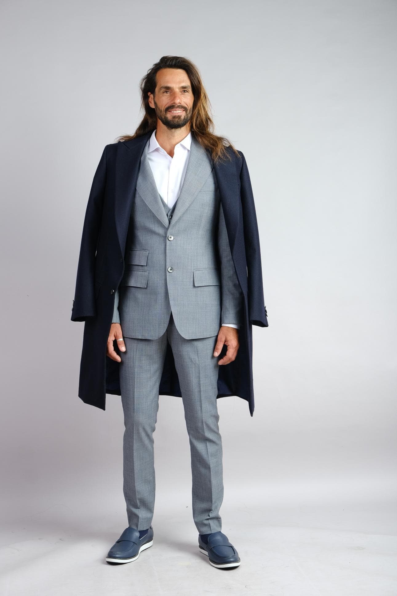 3-PIECE ITALIAN WOOL SUIT & TIMELESS NAVY OVERCOAT 