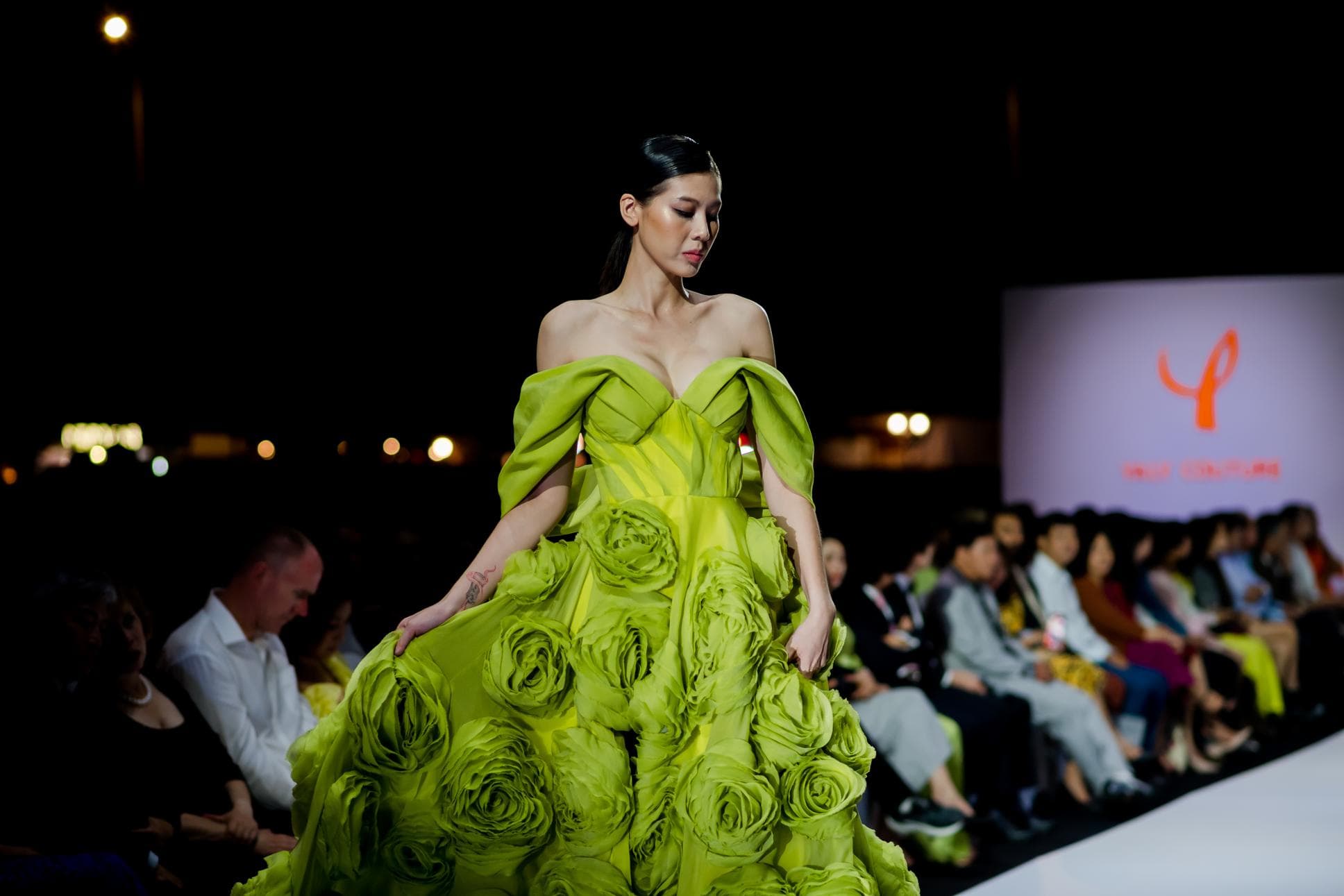 GREEN LONG DRESS WITH EMBELLISHED ROSES