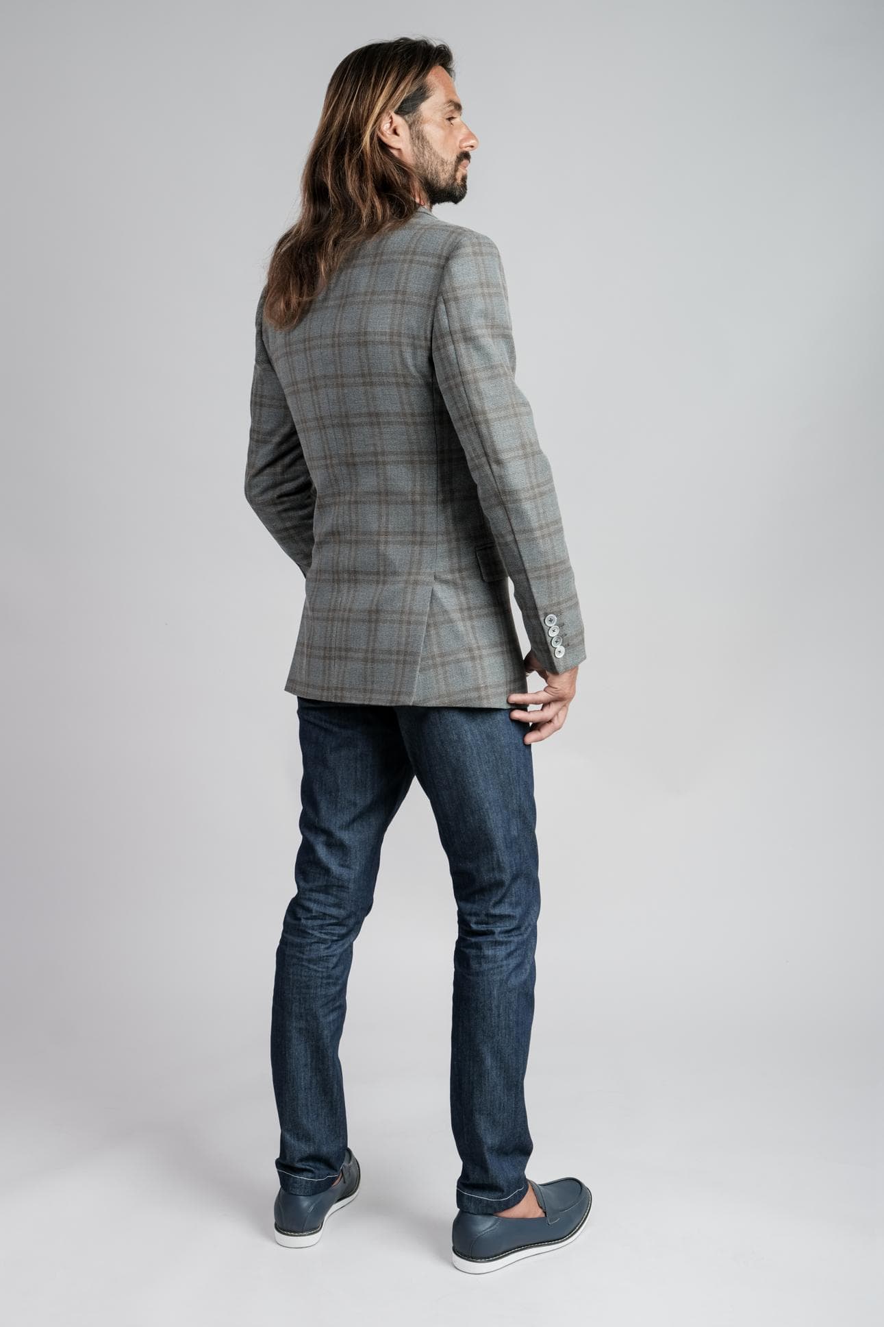 CASUAL CHECK JACKET & BLUE JEANS WITH STITCHING