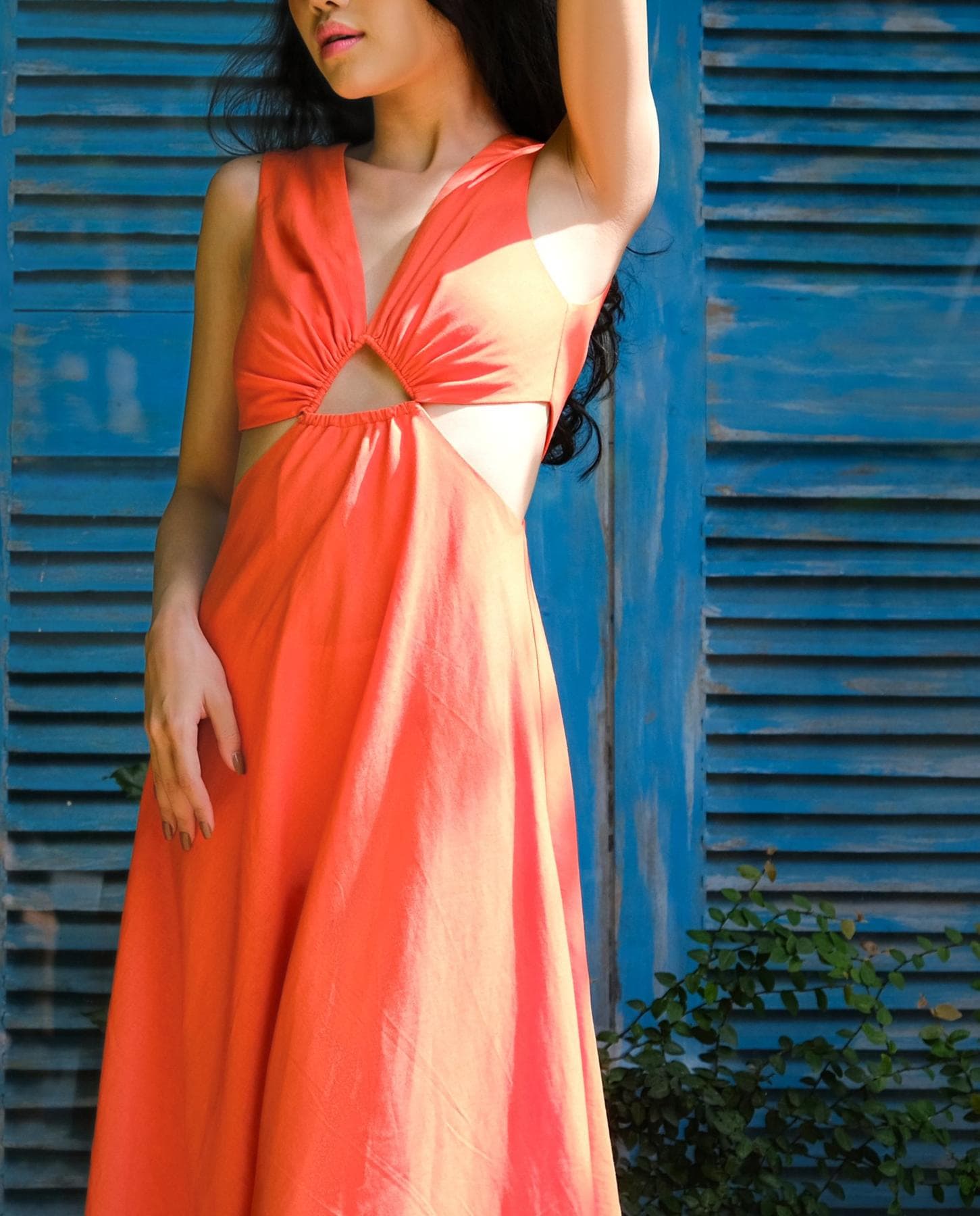 CUT-OUT ORANGE MAXI LINEN DRESS