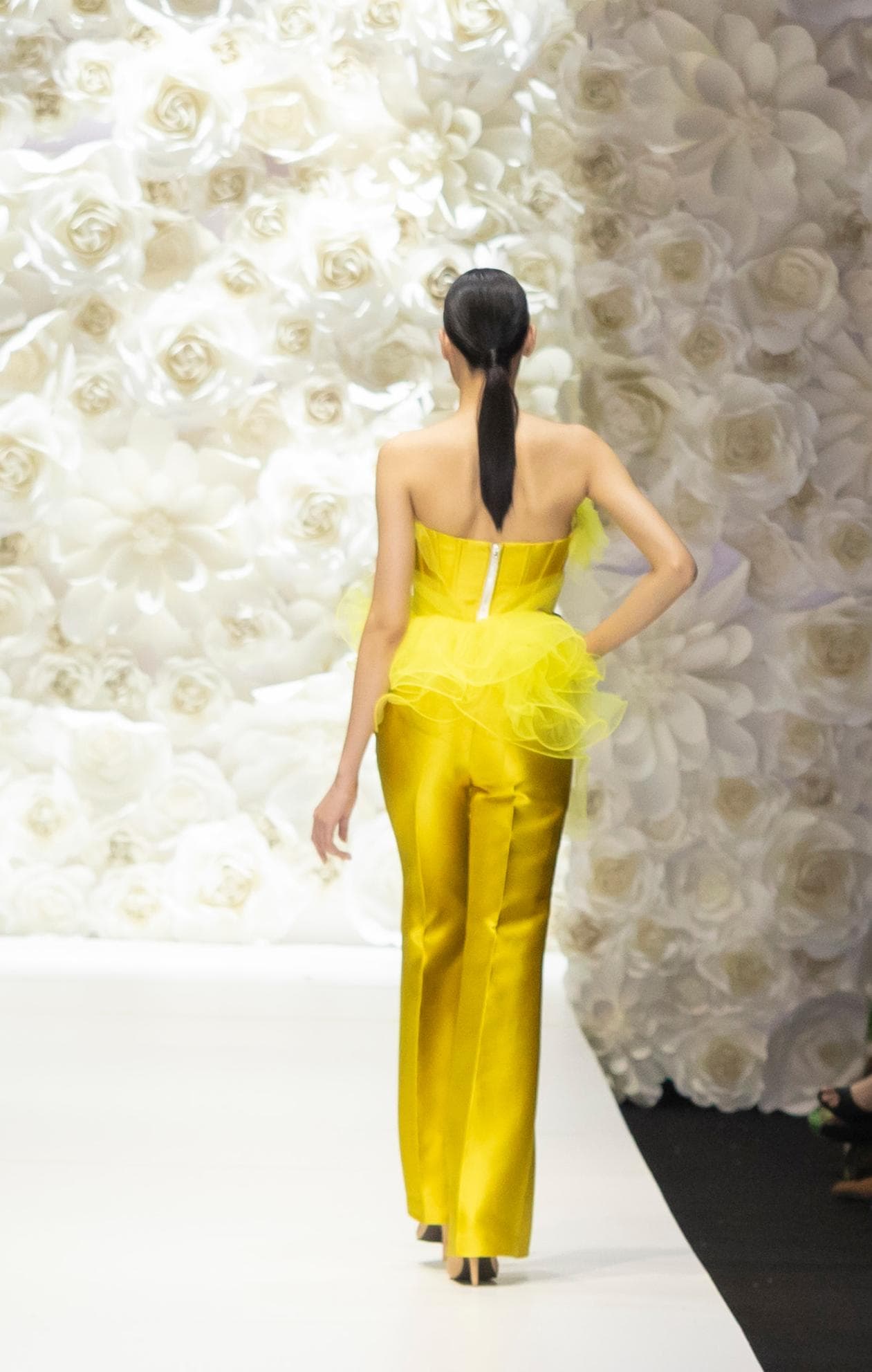 CORSET VẢI GẤM CÓ TRANG TRÍ BẰNG LƯỚI