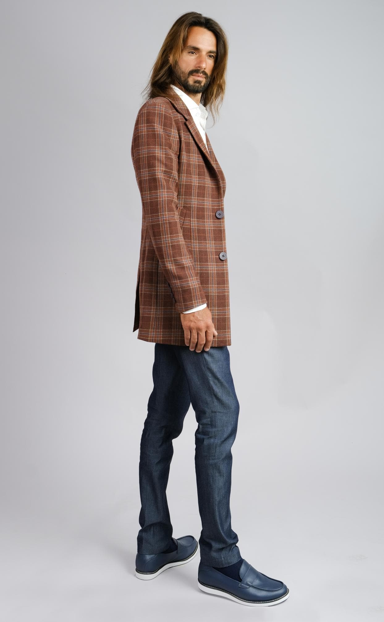 BROWN CHECKED JACKET & FIT DENIM TROUSERS