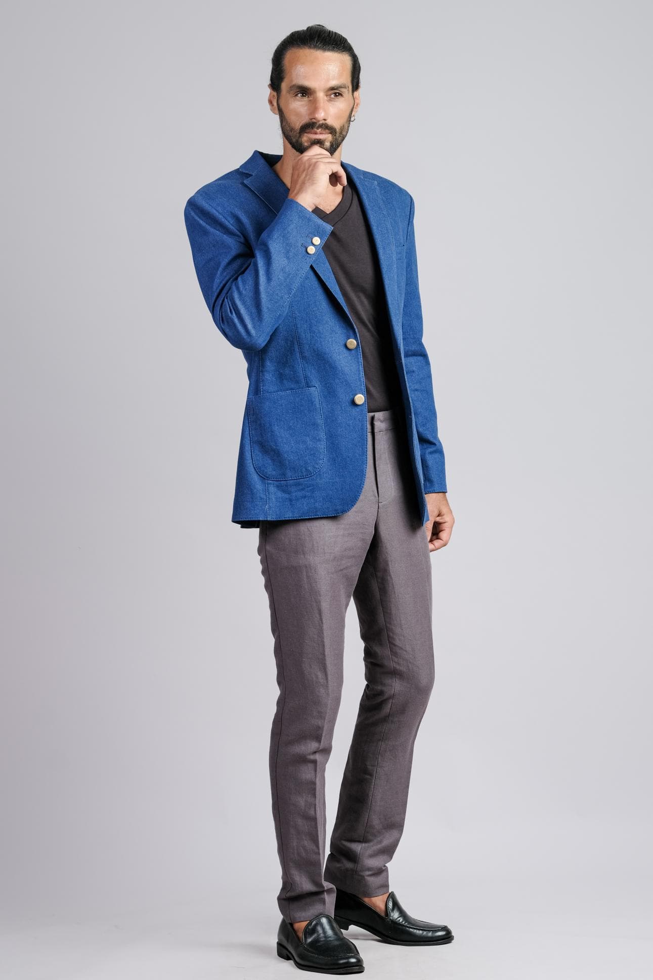 JACKET DENIM ĐỘT CHỈ VÀ QUẦN LINEN SLIM-FIT.