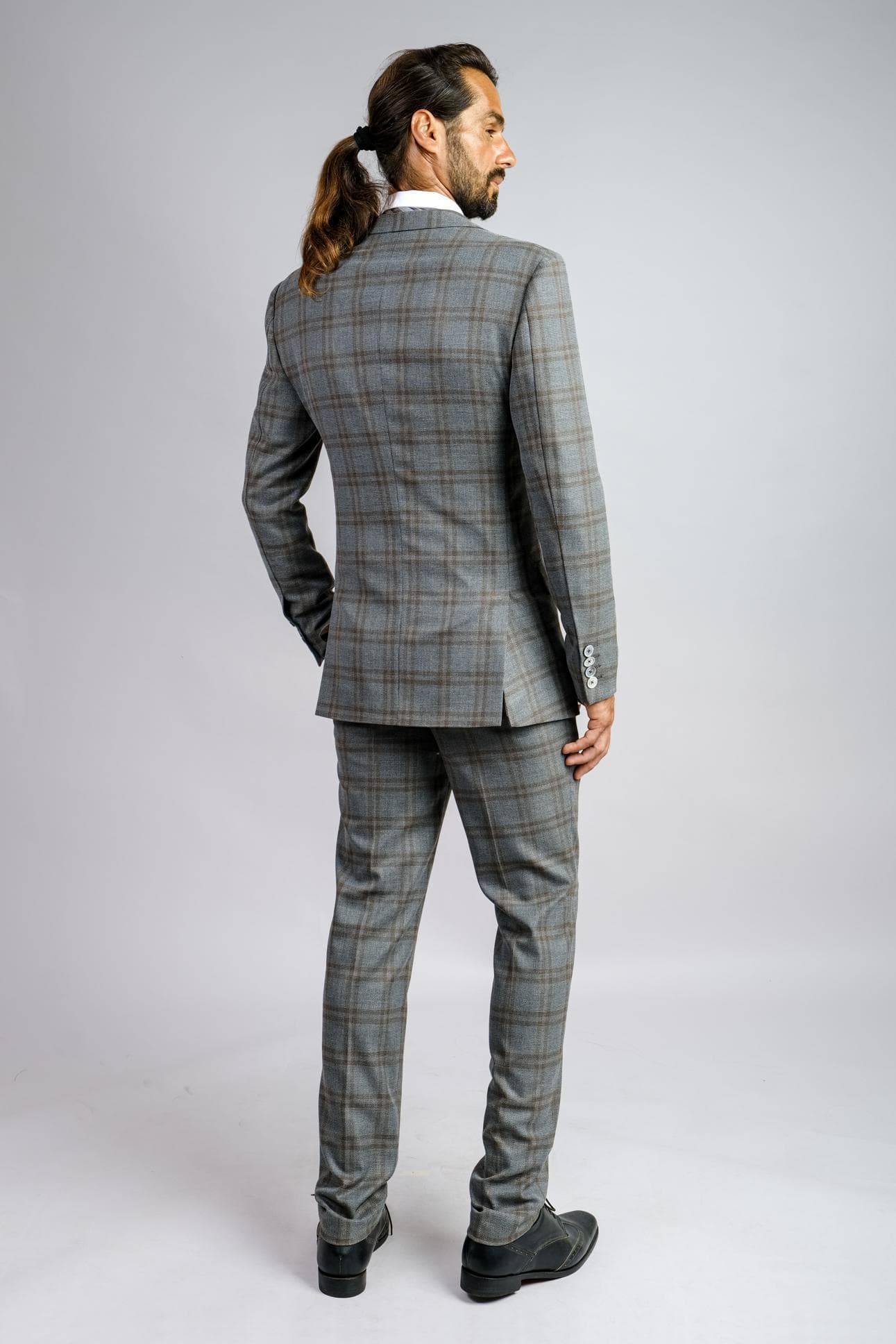 GREY CHECK ITALIAN WOOL 3-PIECE SUIT 