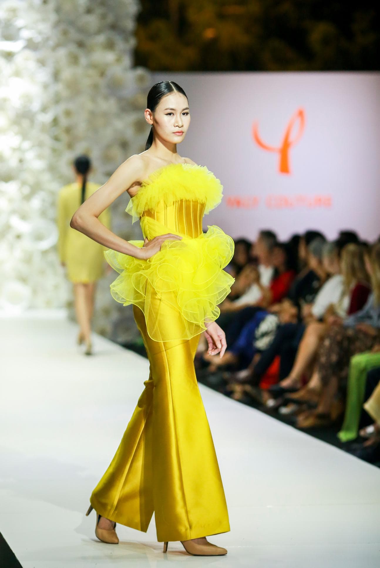 CORSET VẢI GẤM CÓ TRANG TRÍ BẰNG LƯỚI