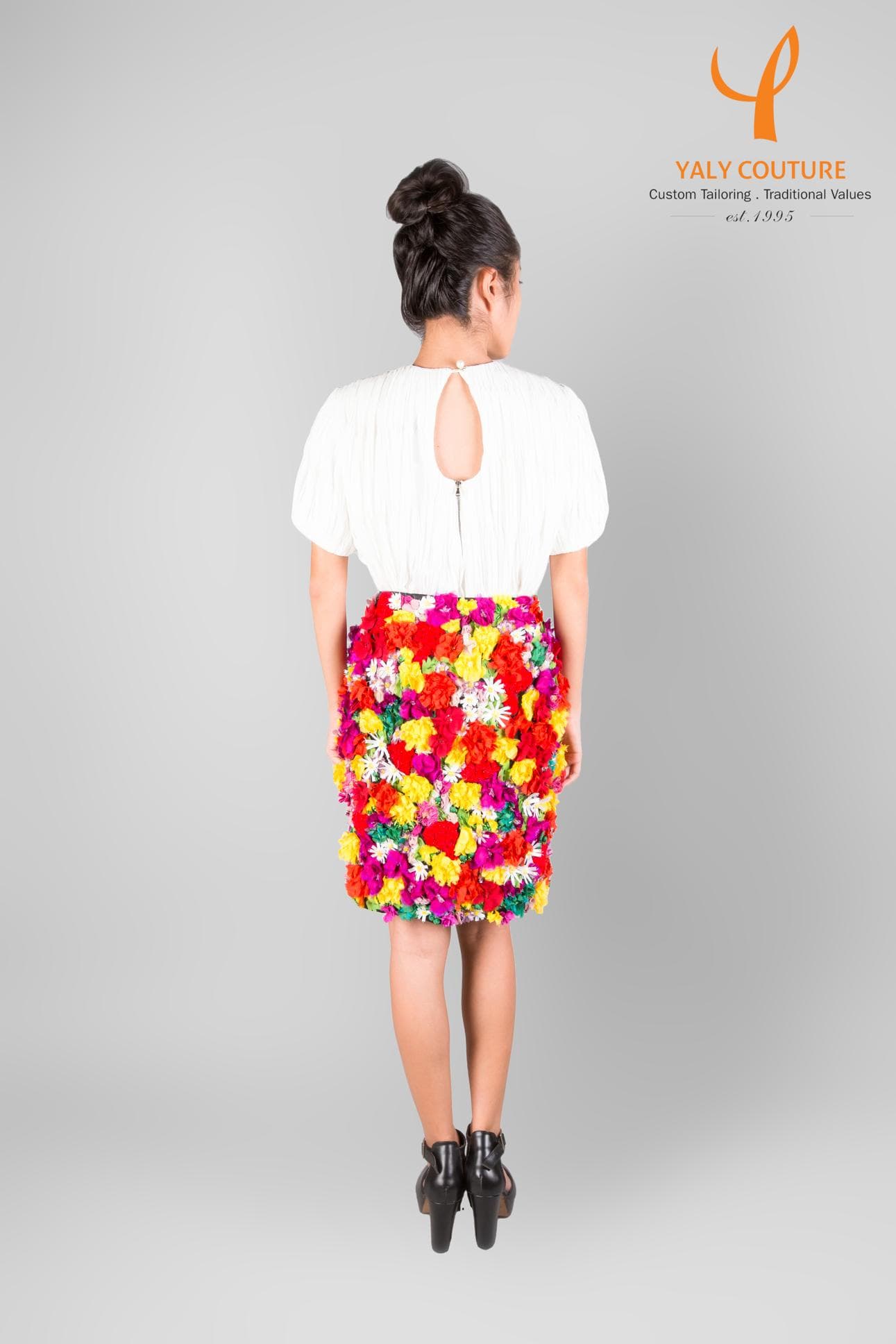 COLORFUL FLOWER EMBELLISHED SKIRT