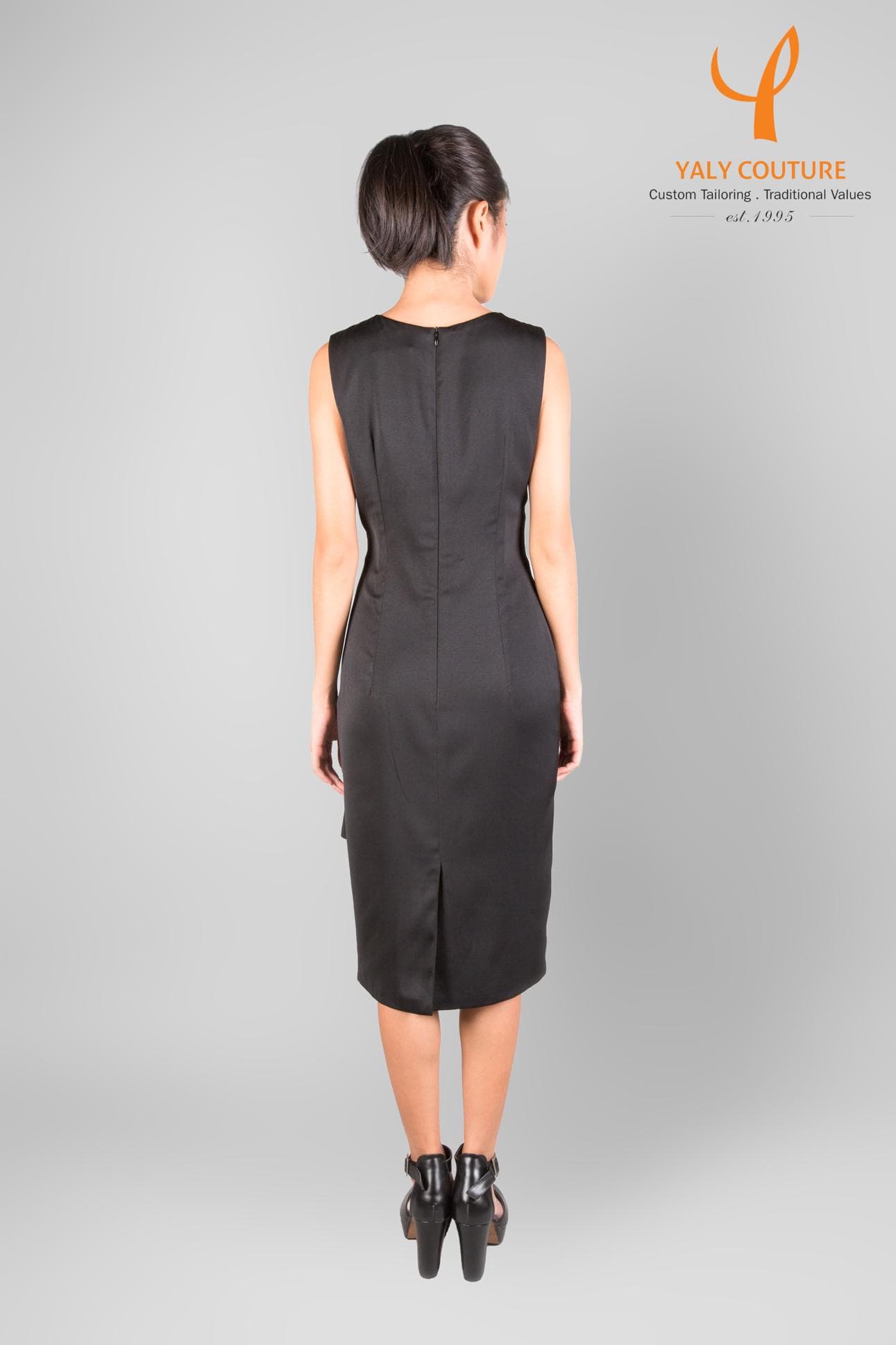 BLACK SLEEVELESS SLIM DRESS