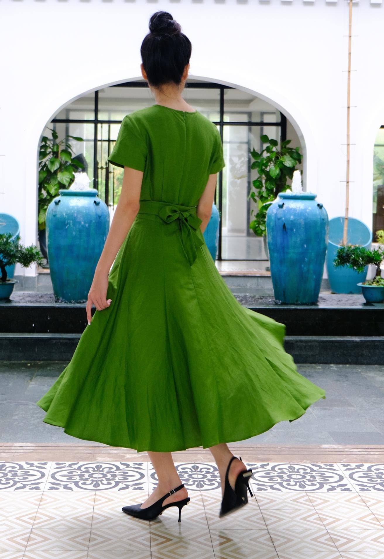 GREEN LINEN MIDI DRESS
