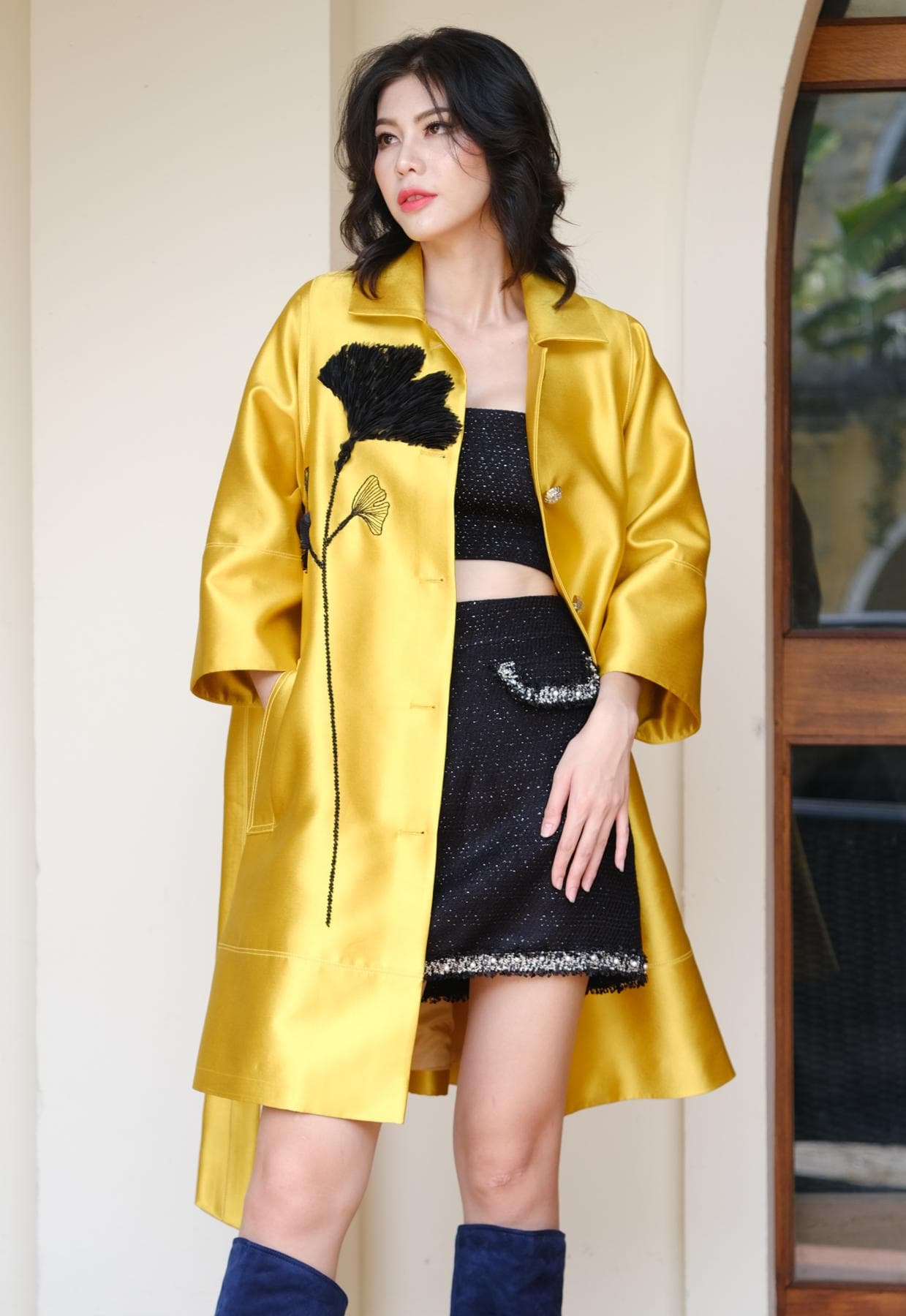 ÁO KHOÁC THỜI TRANG MÀU VÀNG