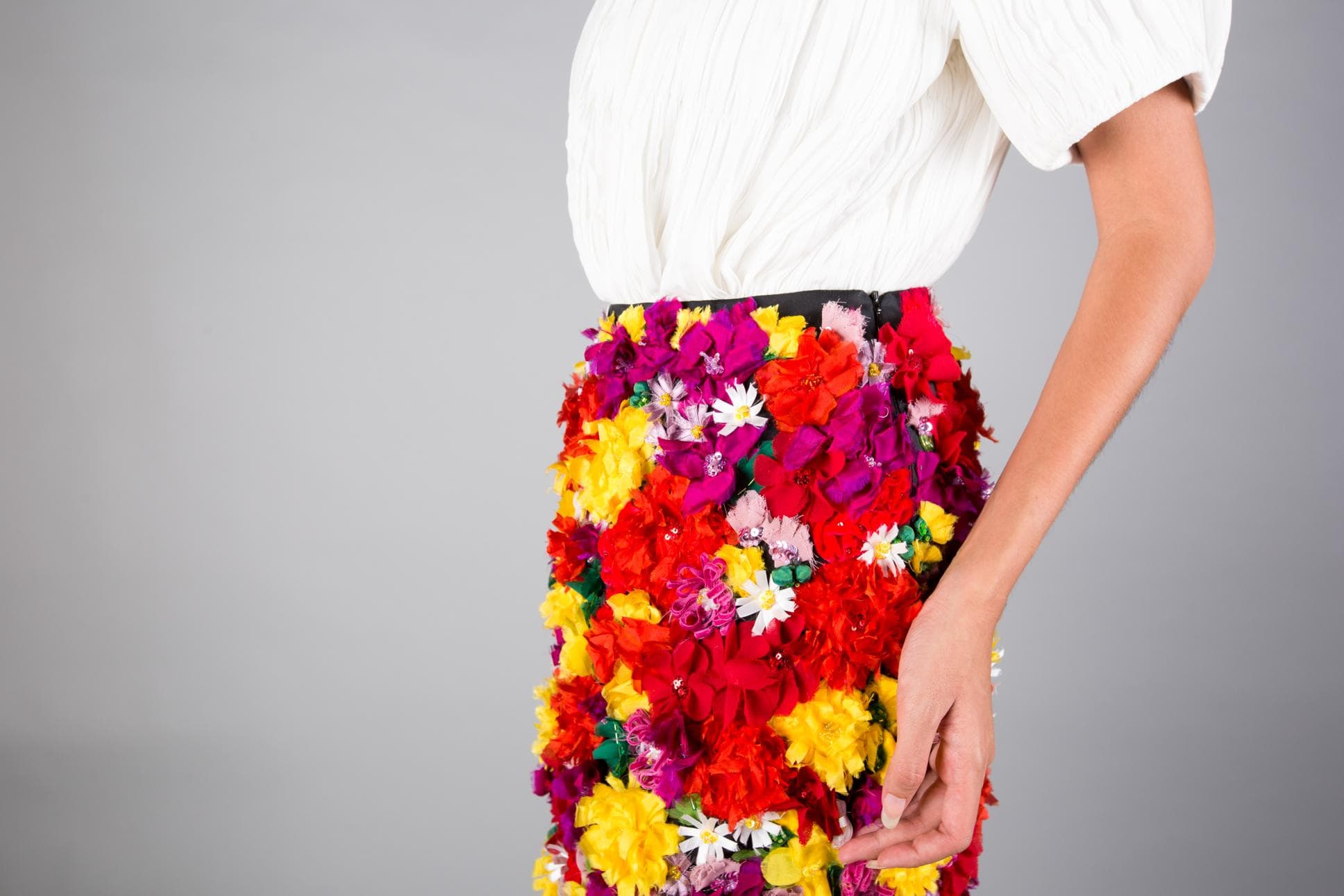 COLORFUL FLOWER EMBELLISHED SKIRT