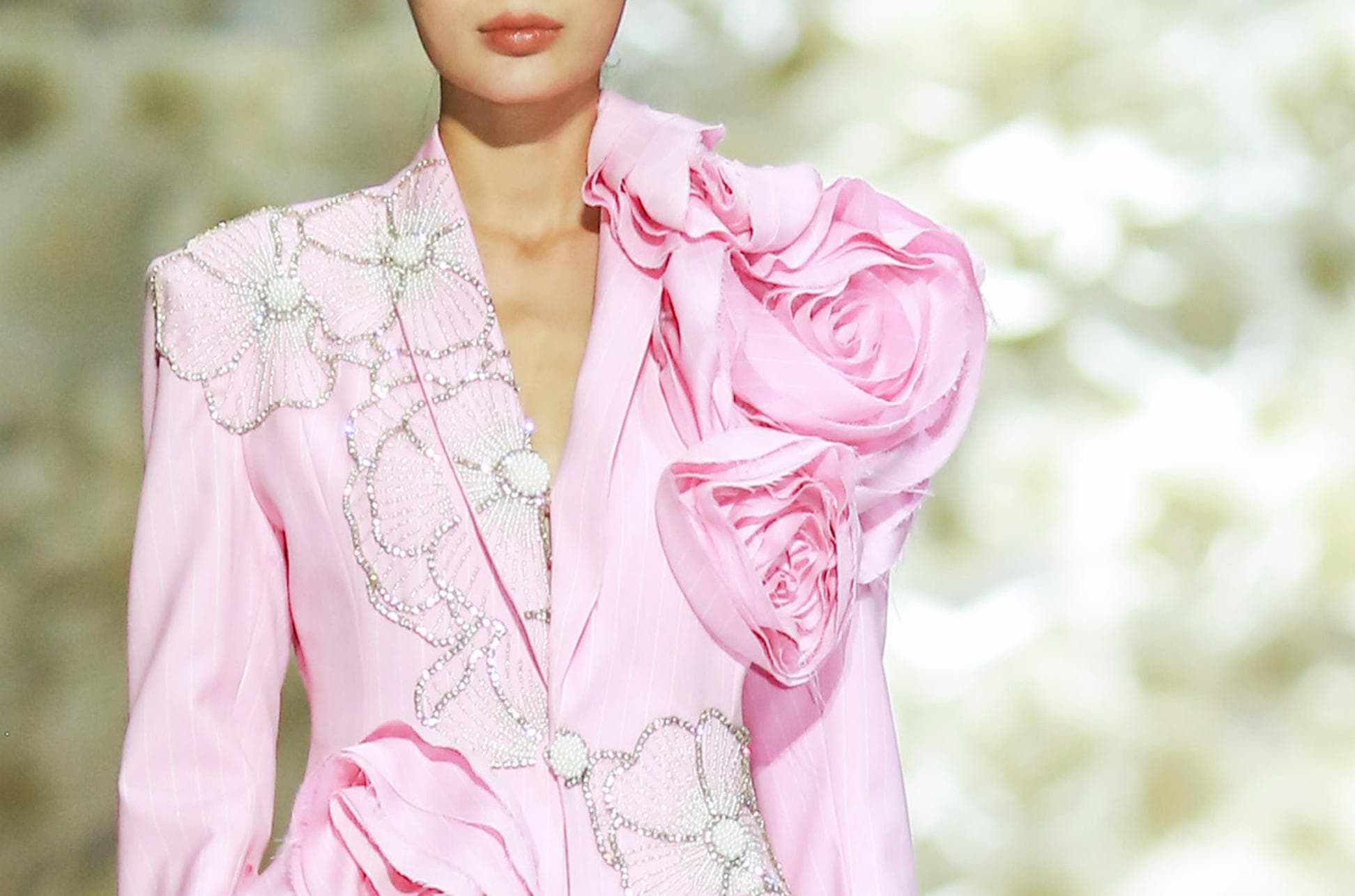 ÁO JACKET HỒNG THÊU ĐÍNH HOA