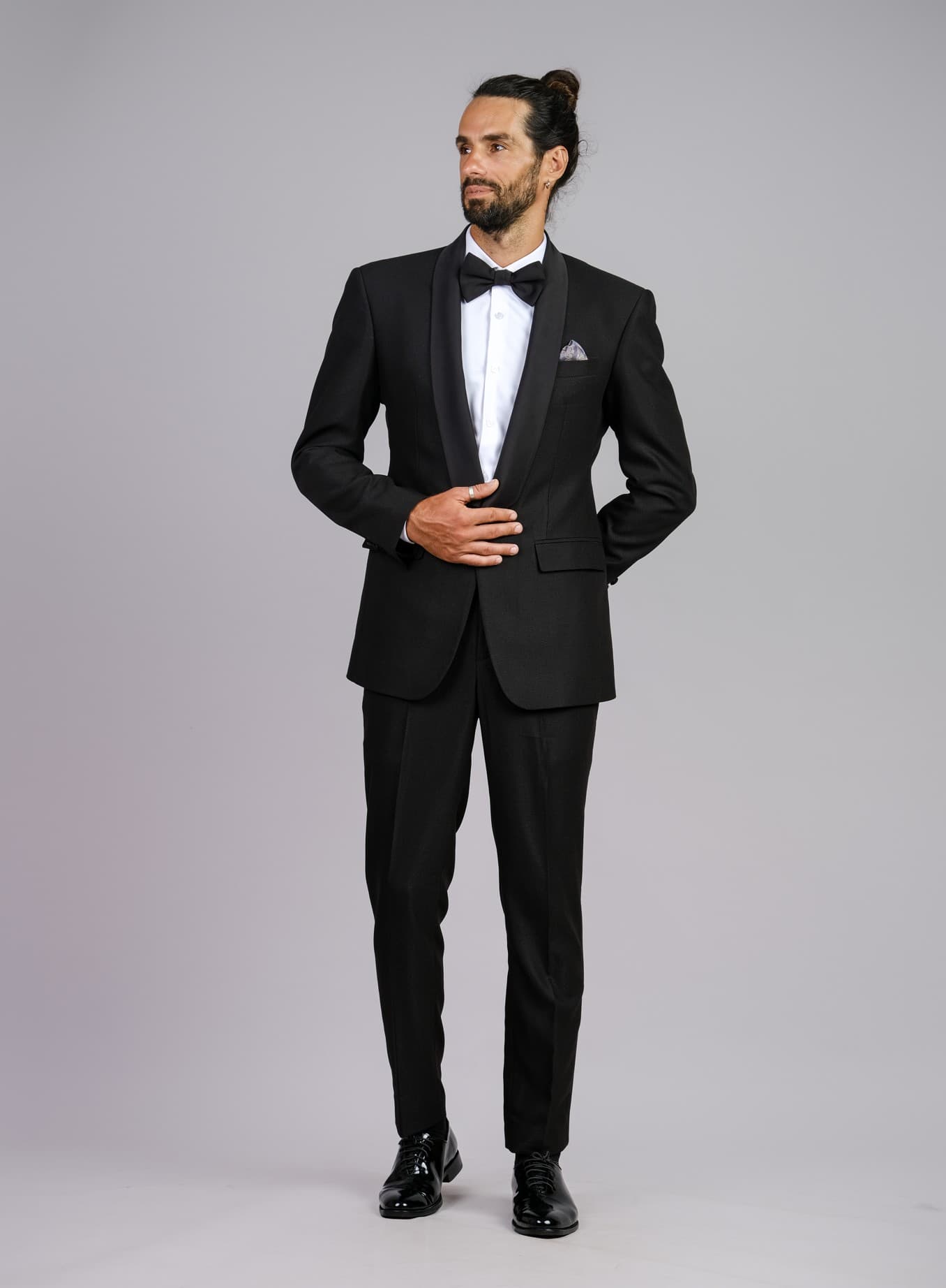 BLACK WOOL SLIM-FIT TUXEDO JACKET