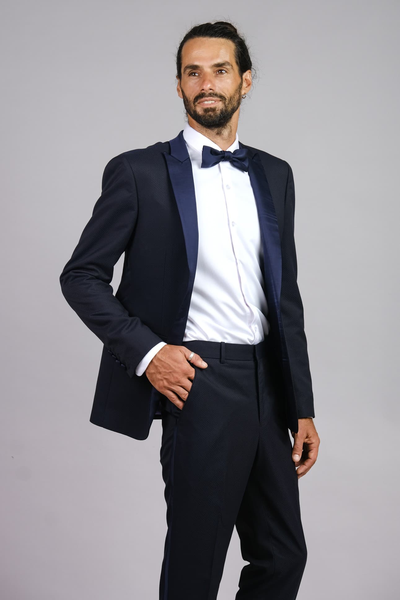 NAVY BLUE SOPHISTICATION 2-PIECE TUXEDO 