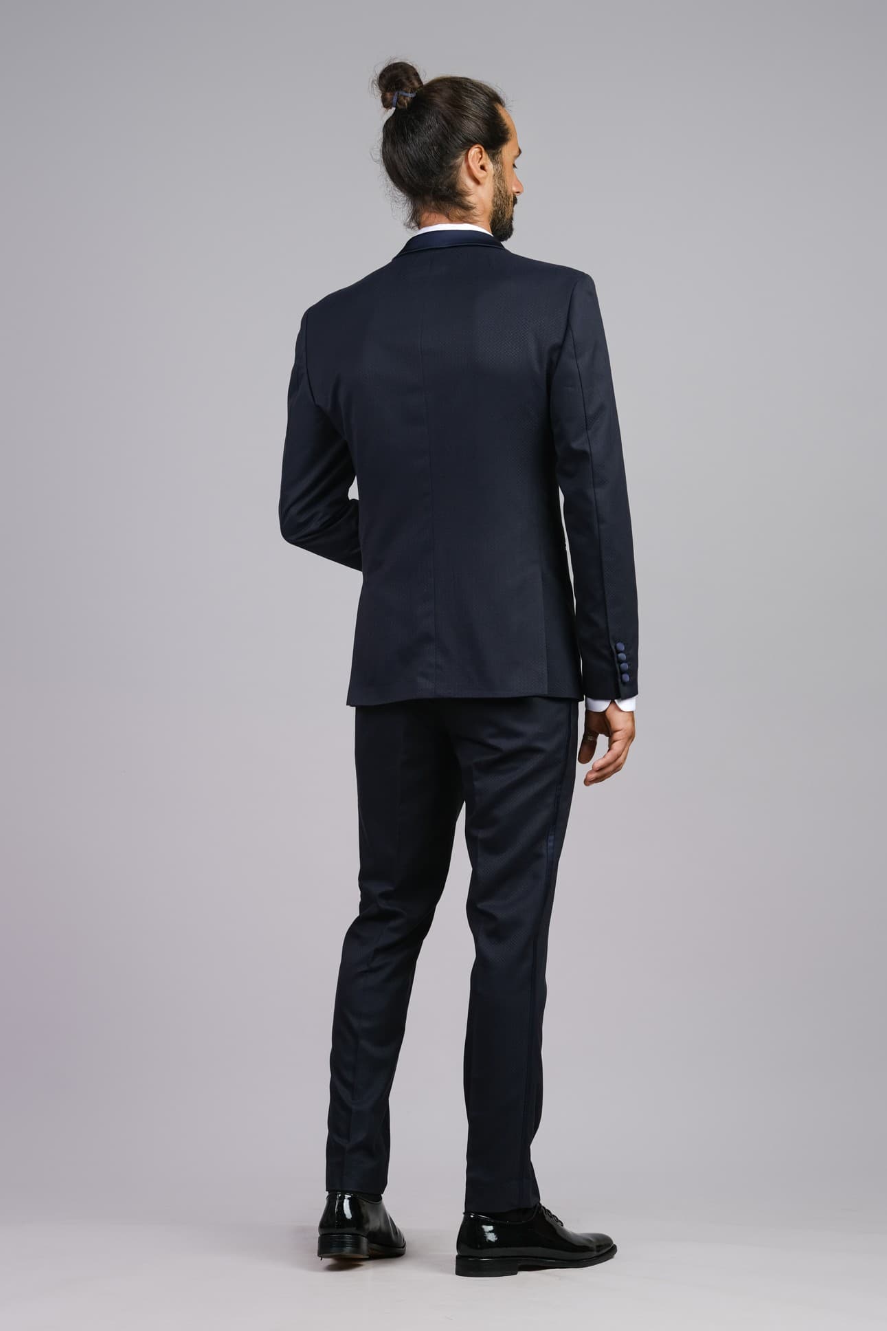 NAVY BLUE SOPHISTICATION 2-PIECE TUXEDO 