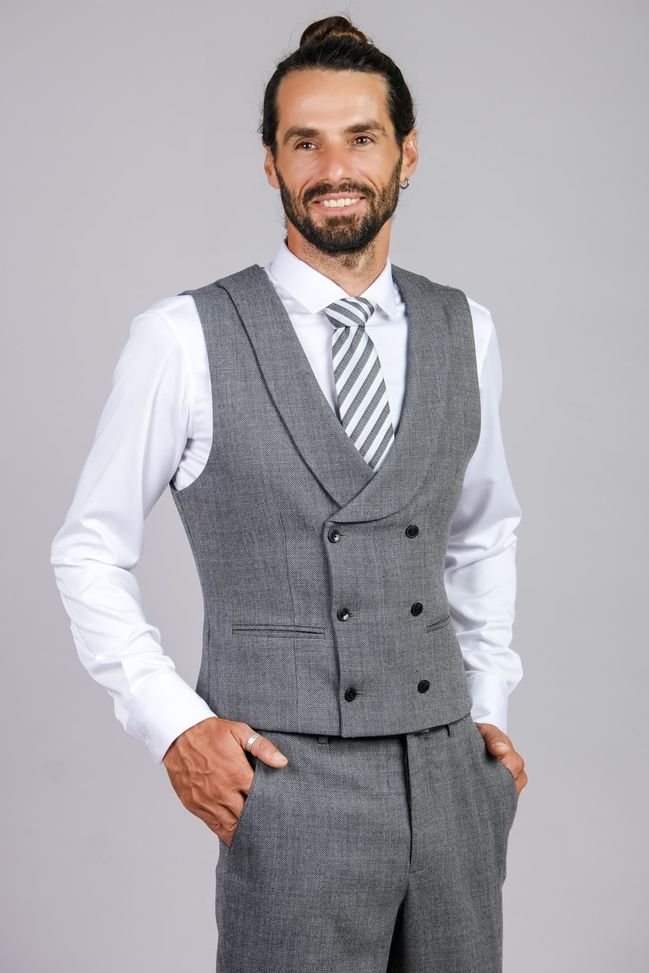 SILVER ESSENCE PREMIUM WOOL 3-PIECE SUIT & WOOL OVERCOAT 