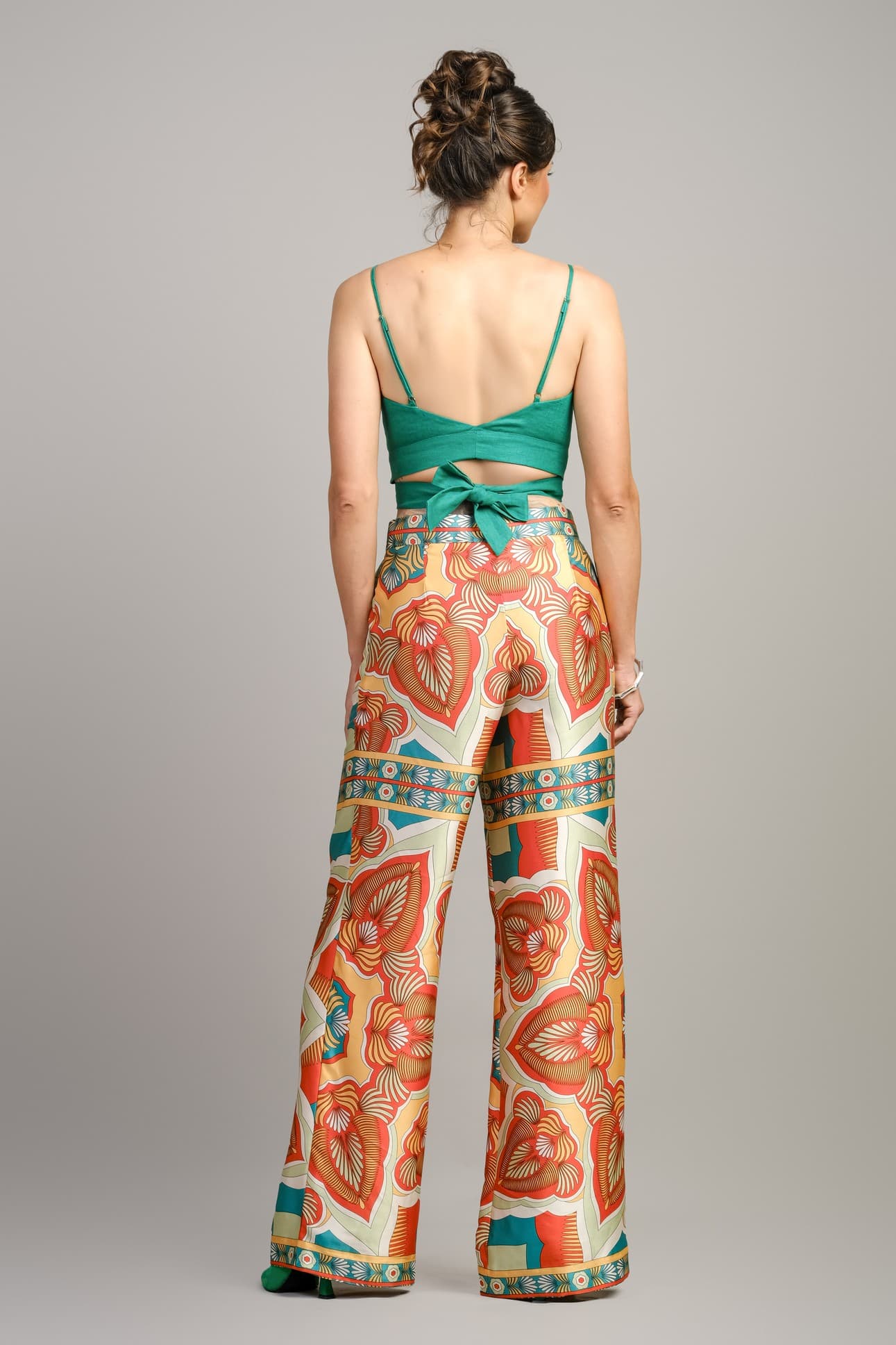 BỘ 2 MẢNH ÁO CROP & QUẦN HỌA TIẾT