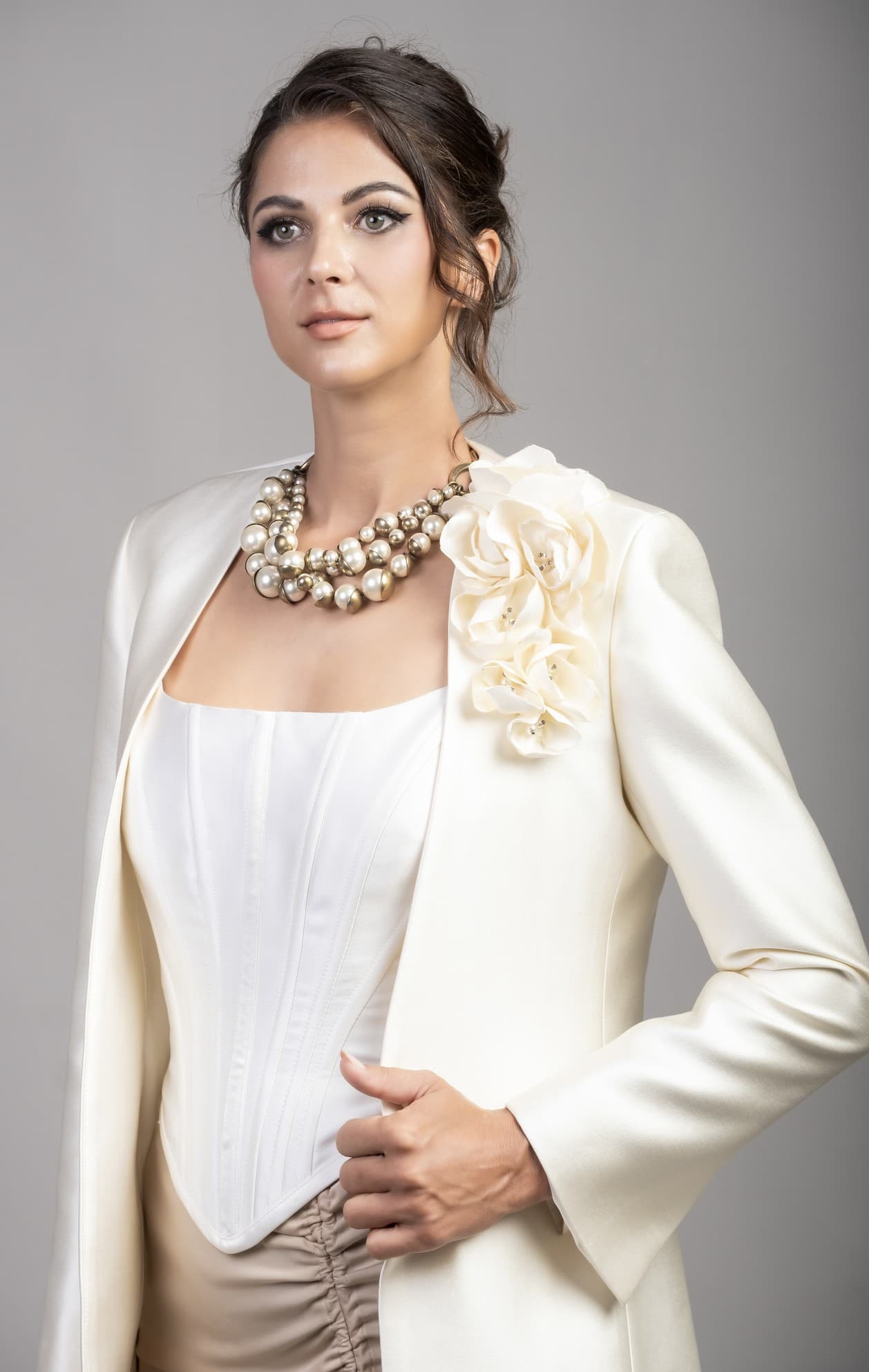 PEARL ELEGANCE FLORAL BROCADE JACKET 