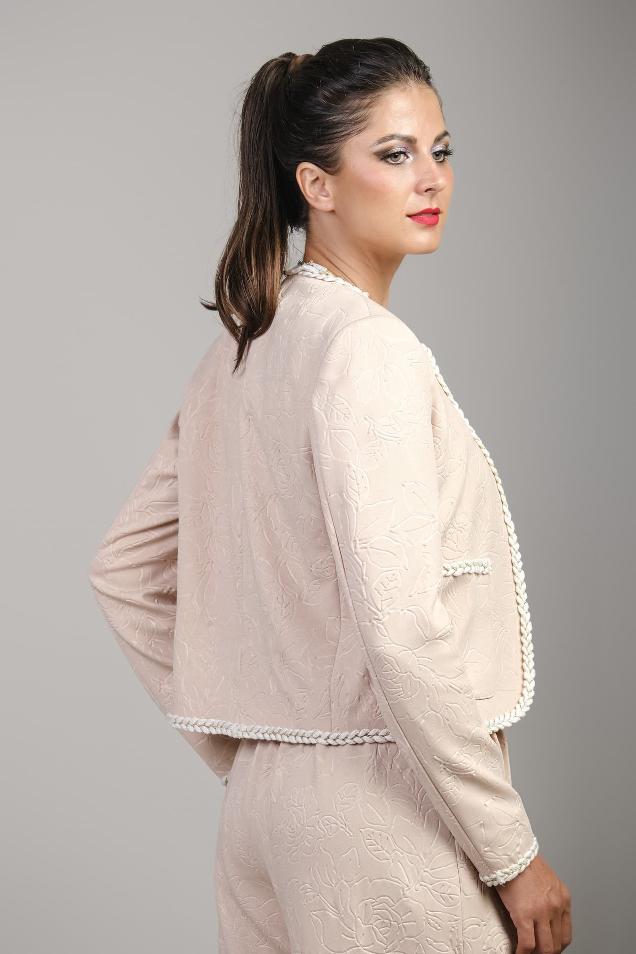 CHAMPAGNE CHIC CROP JACKET