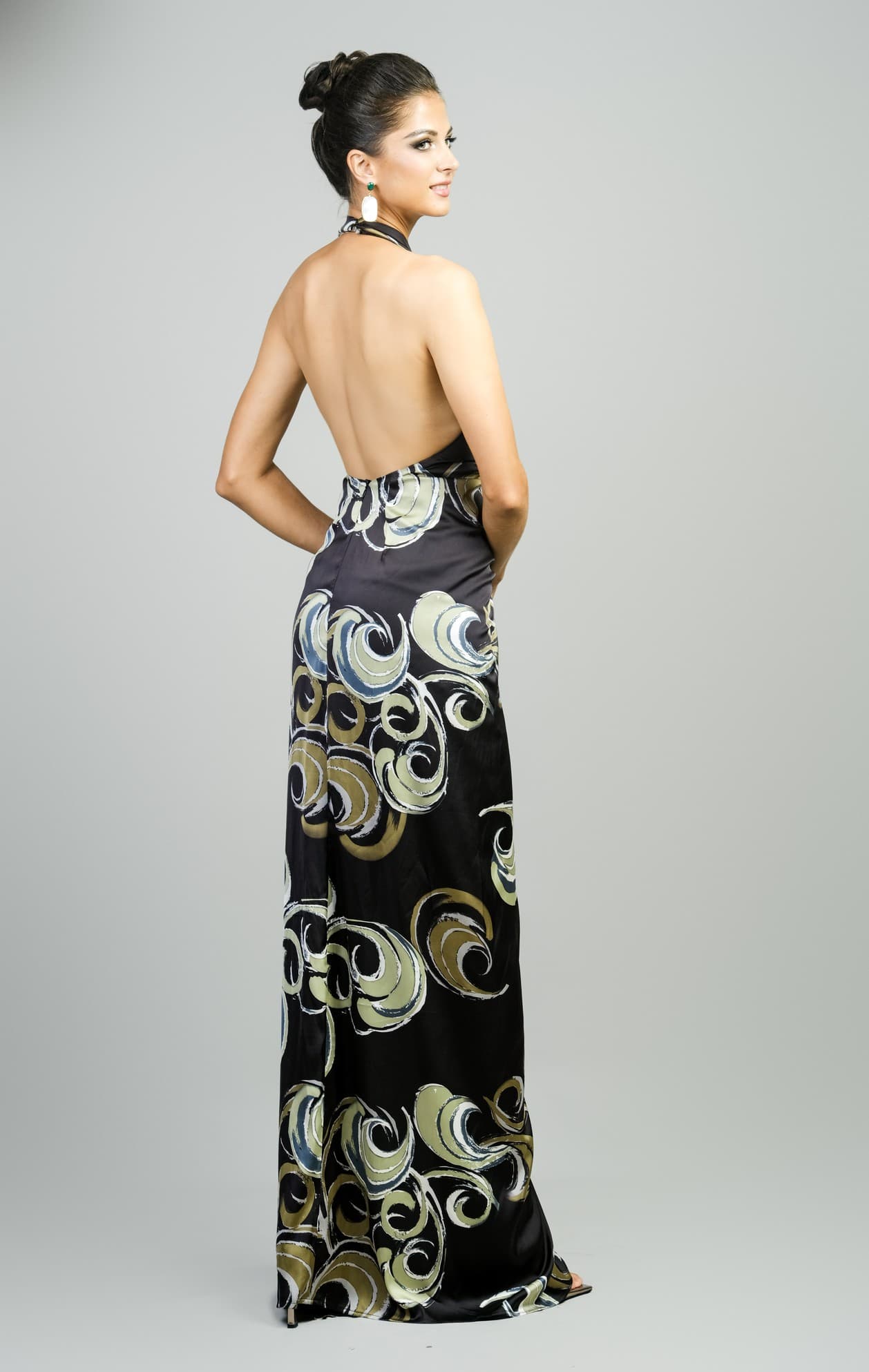 SHIMMERING BACKLESS DRESS