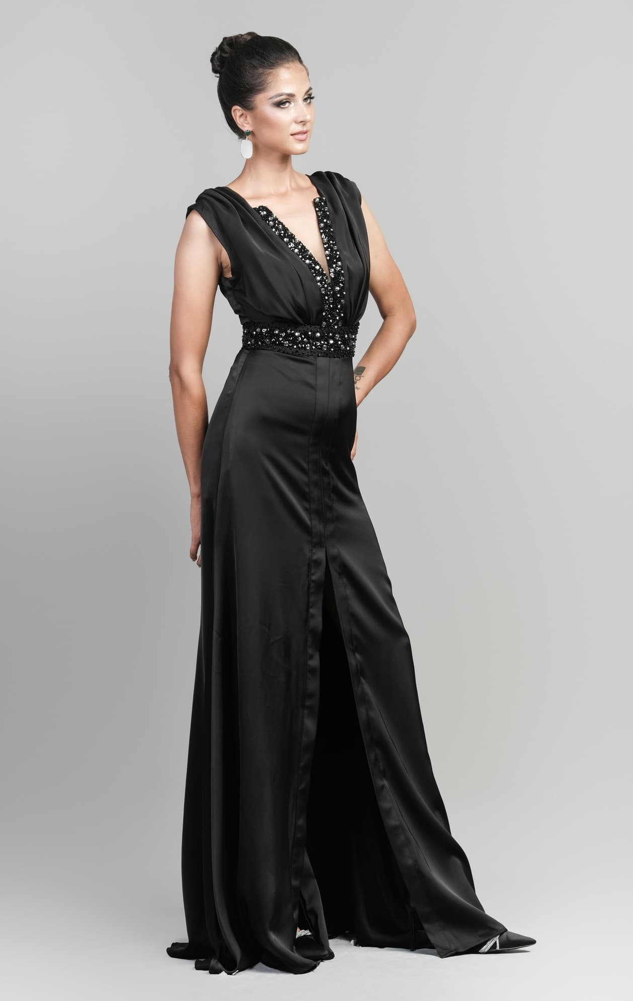 DIAMOND & PEARL BLACK DRESS