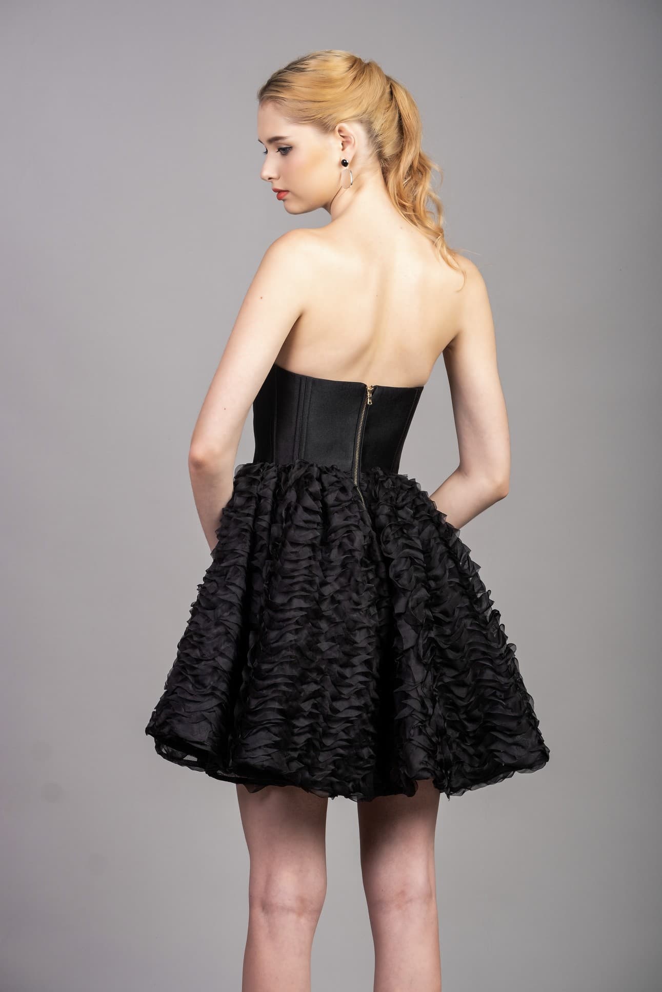 ĐẦM GẤM CORSET CÚP NGỰC VẠT XÒE