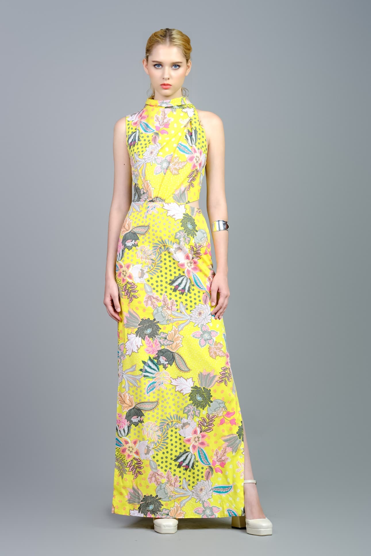 ĐẦM COTTON HOA VĂN CUT-OUT EO XẺ VẠT