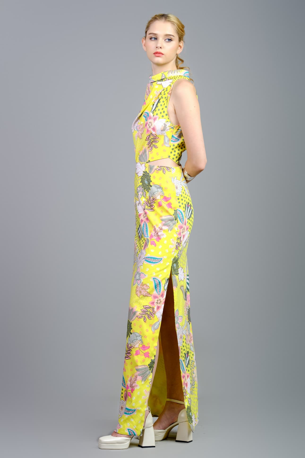 ĐẦM COTTON HOA VĂN CUT-OUT EO XẺ VẠT