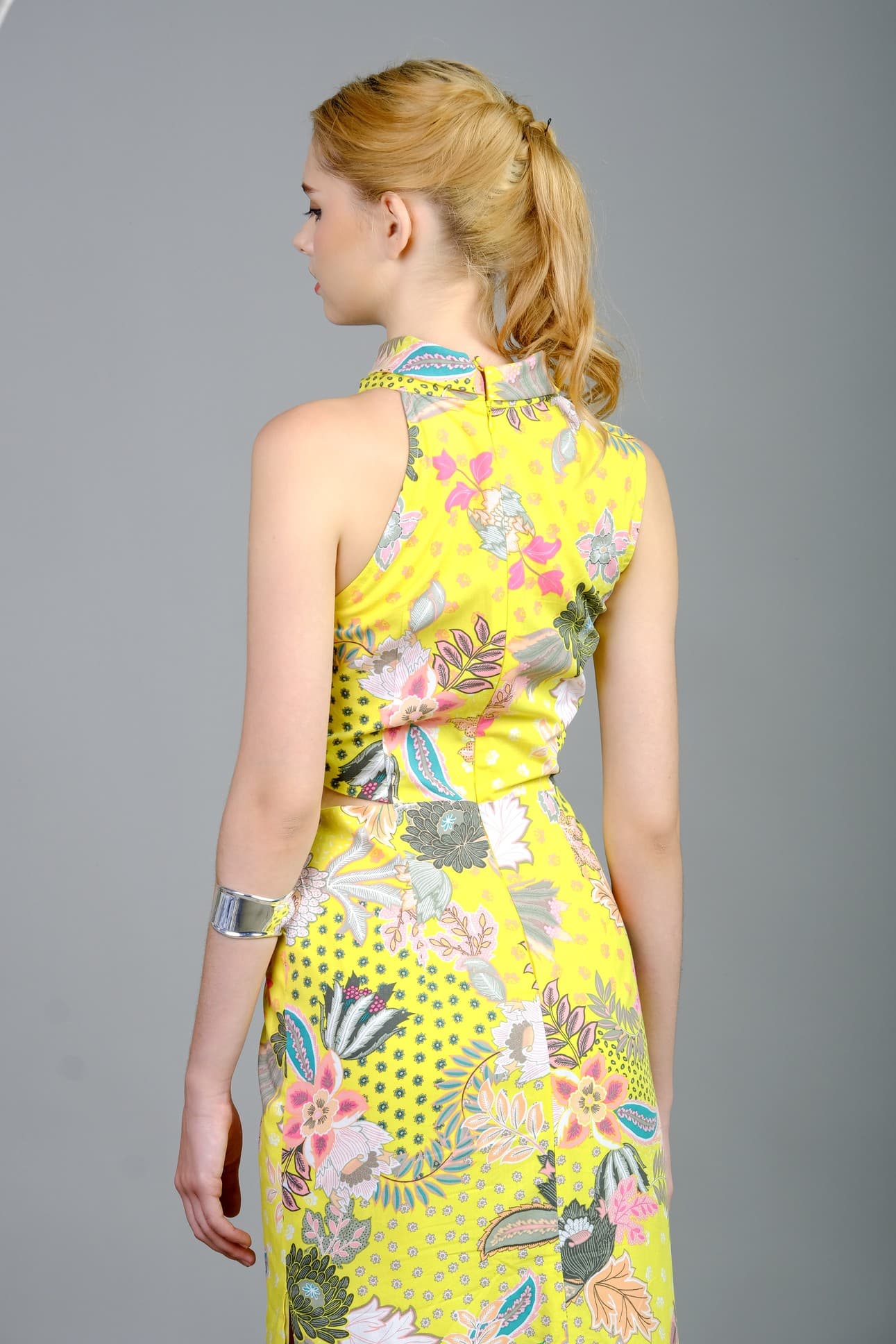 ĐẦM COTTON HOA VĂN CUT-OUT EO XẺ VẠT