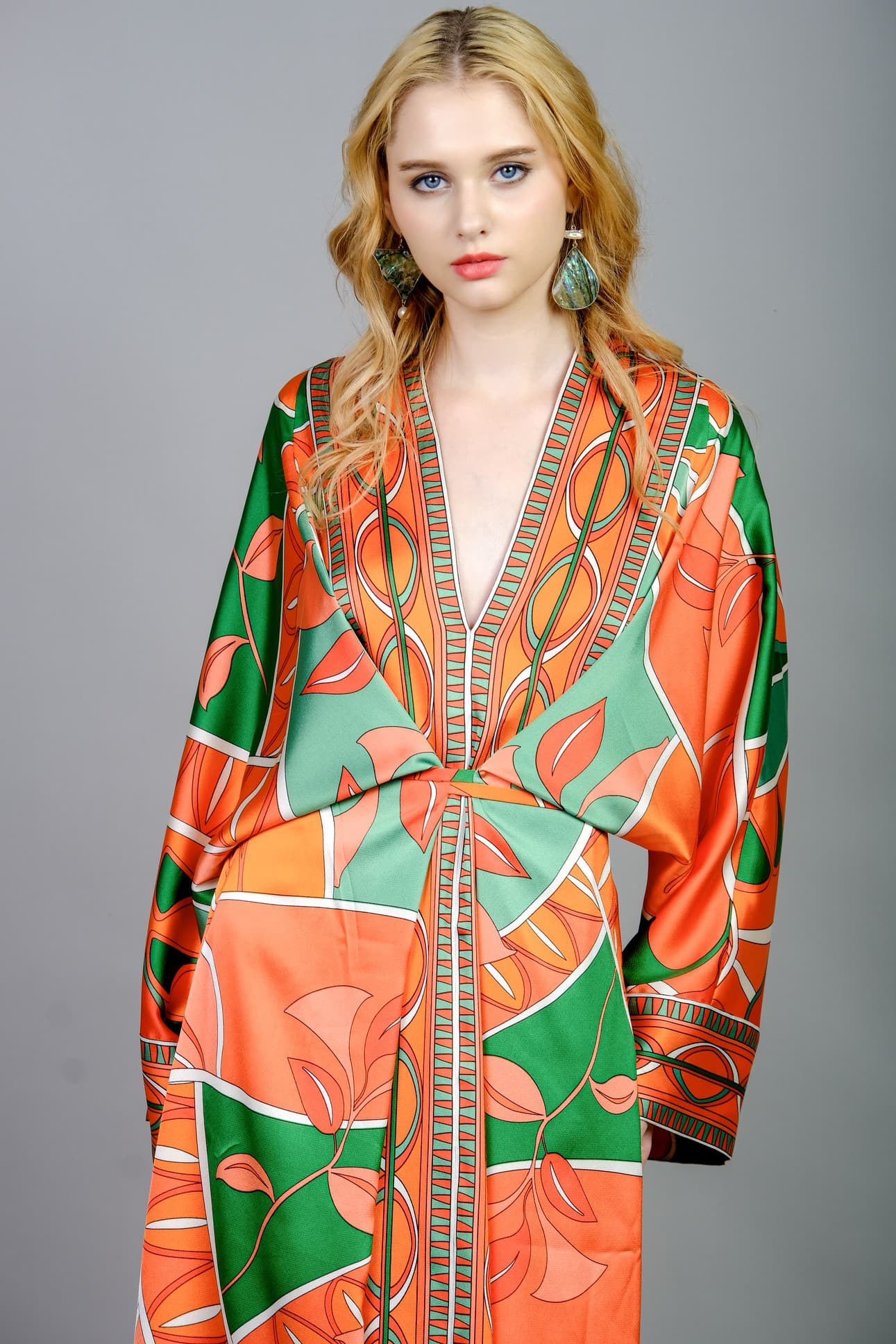 NEMURI SATIN SILK KIMONO