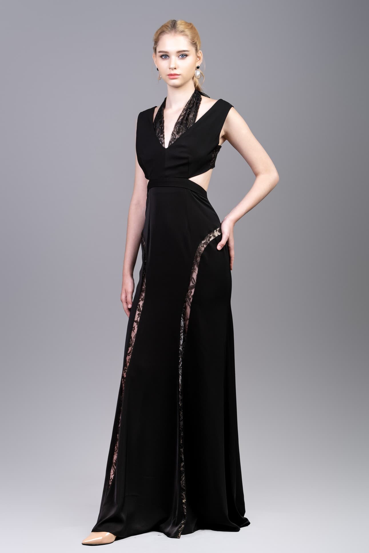 ĐẦM ĐEN CUT-OUT EO PHỐI REN