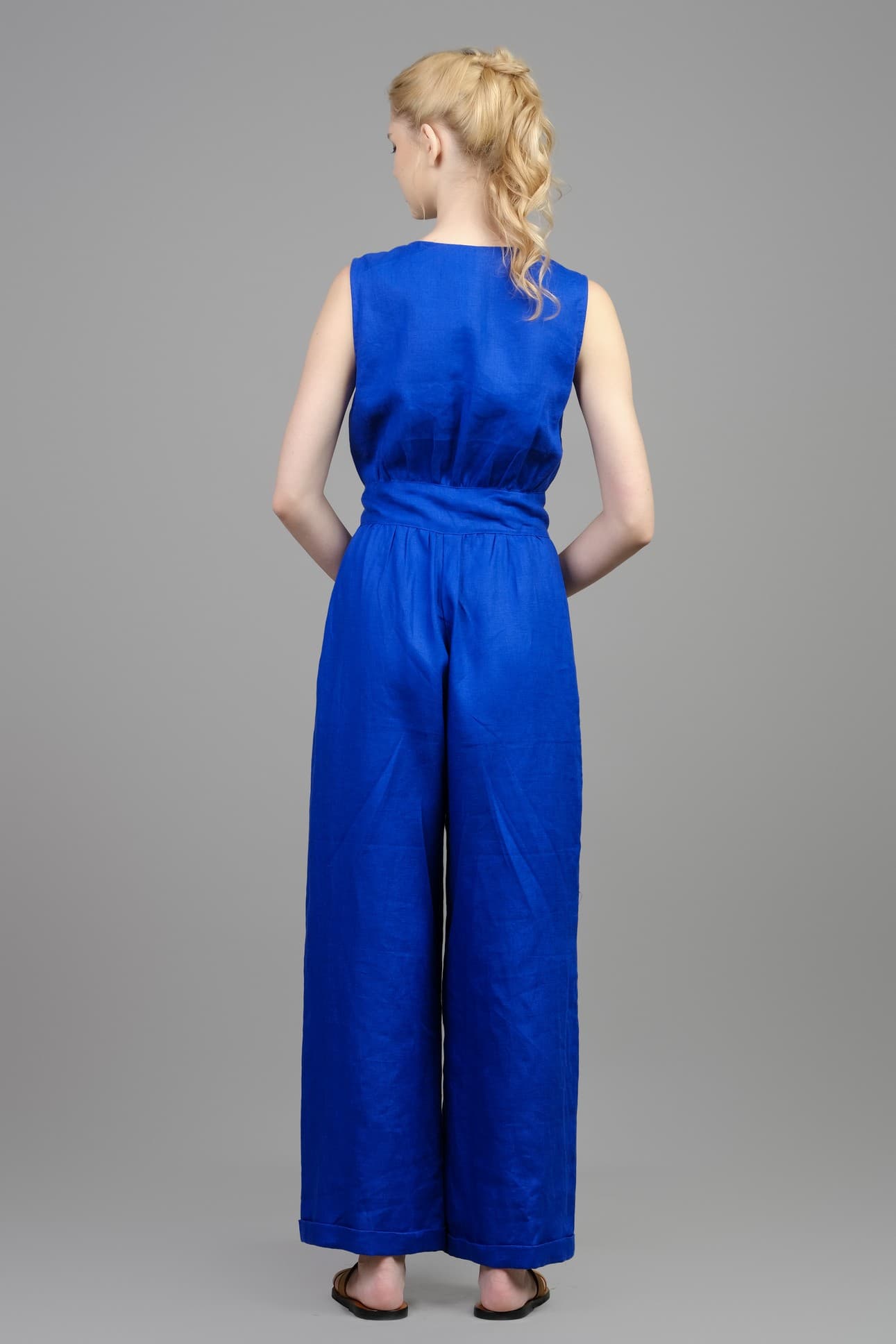 JUMSUIT LINEN HỌA TIẾT THÊU THỦ CÔNG