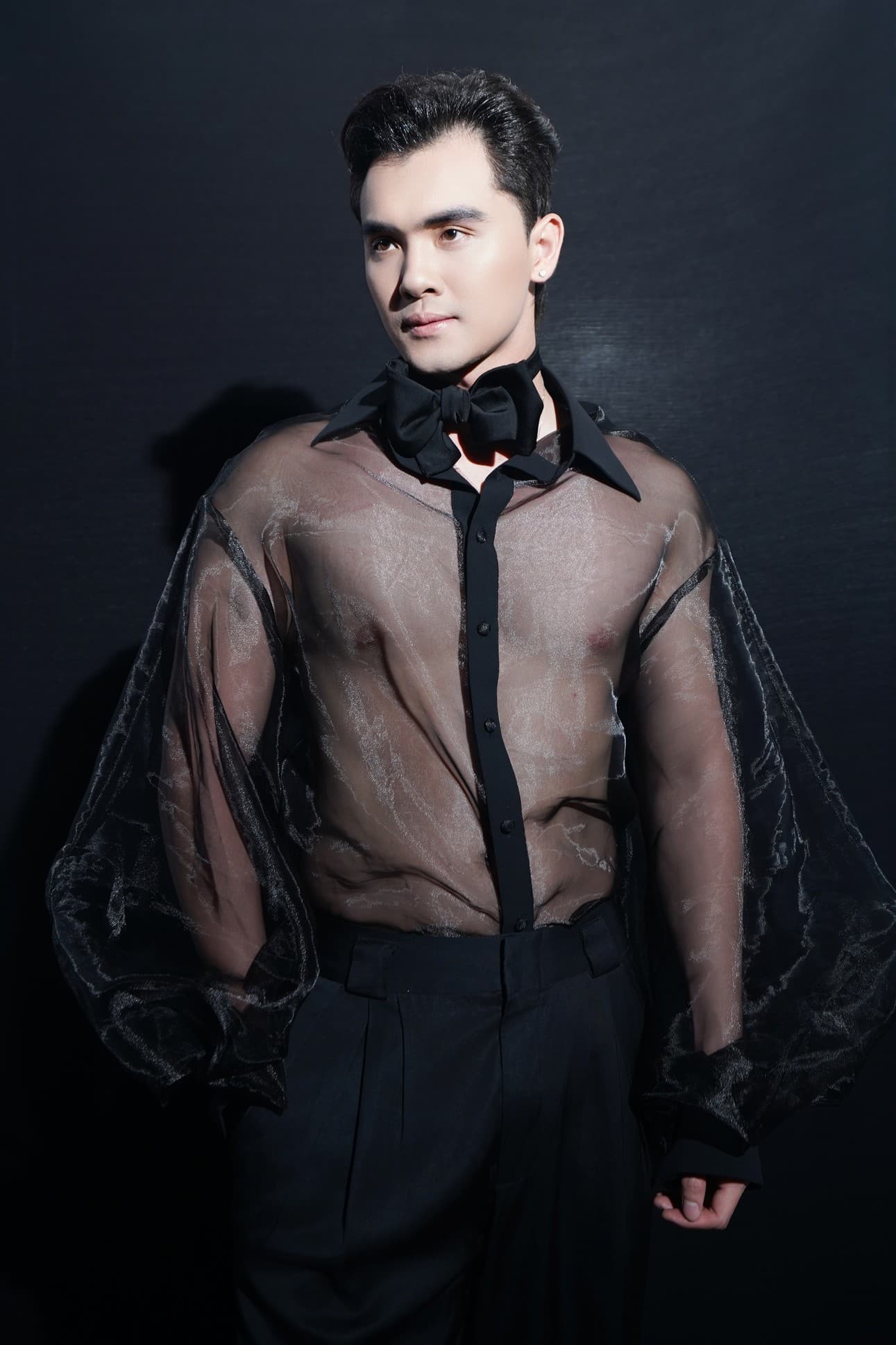 SƠ MI ORGANZA XUYÊN THẤU PHOM RỘNG.