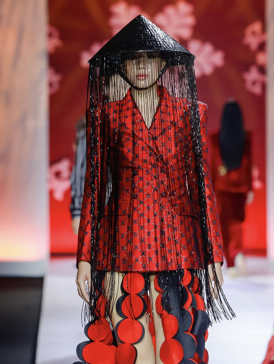 JACKET CHOÀNG QUA DÁNG ÔM.
