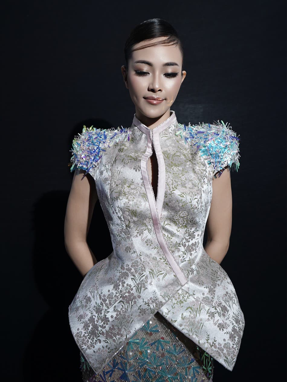 LOTUS AURORA BUSTIER
