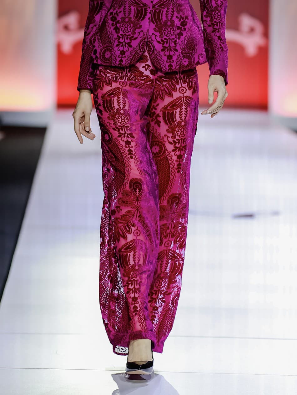 CRIMSON AUTHORITY PANTS