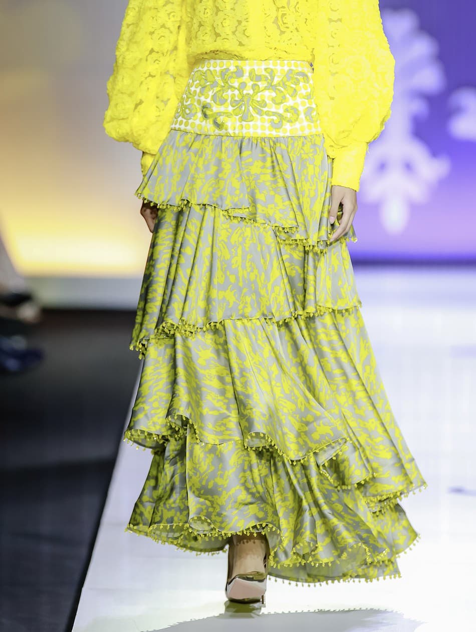 VIBRANT GRACE SKIRT