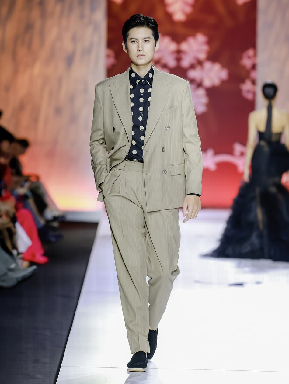 BỘ SUIT KẺ DÁNG RỘNG.