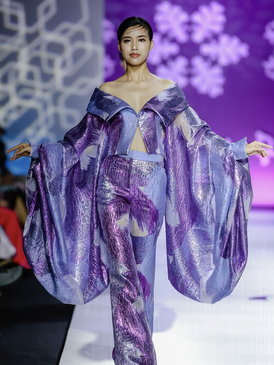 ORGANZA VEIL TOP