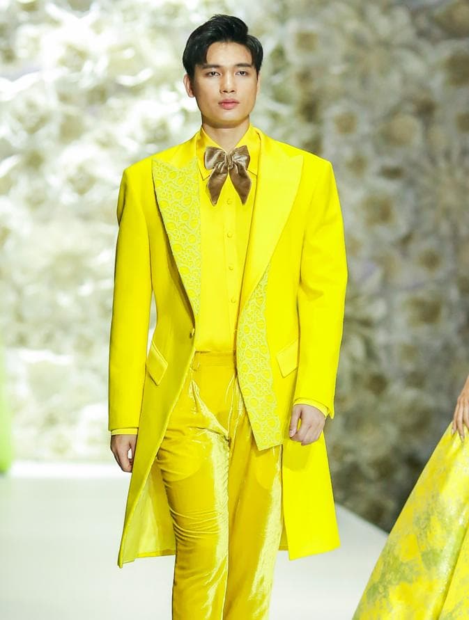 LONG YELLOW JACKET WITH LACE EMBELLISHMENTS